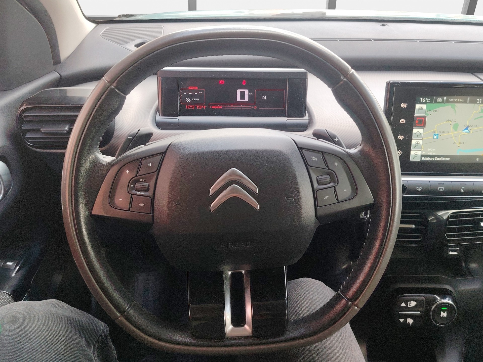 CITROEN C4 Cactus 1.2 e-VTi Shine ETG-image-8
