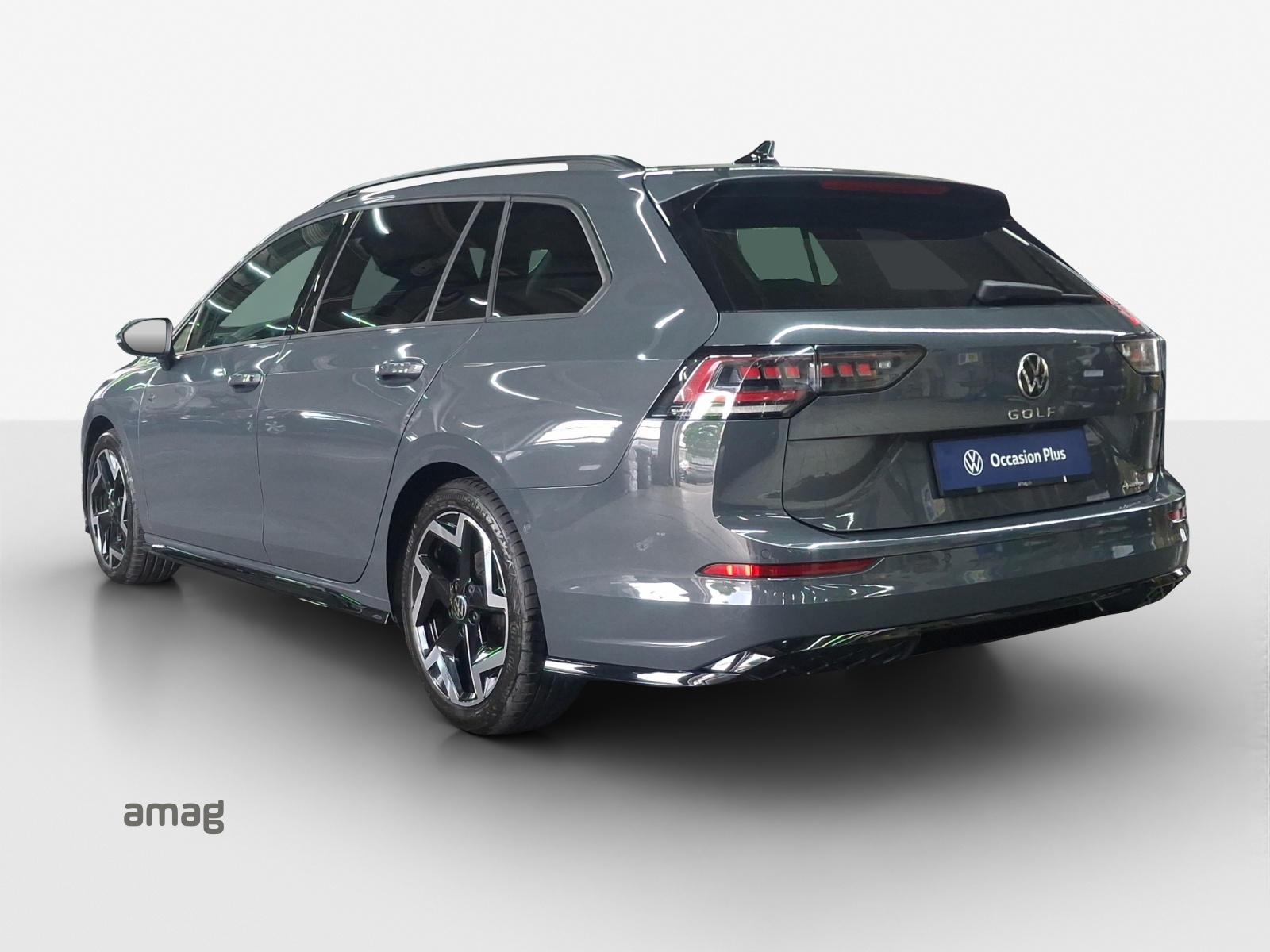 VW Golf Variant 2.0 TSI R-Line DSG 4 Motion-image-2