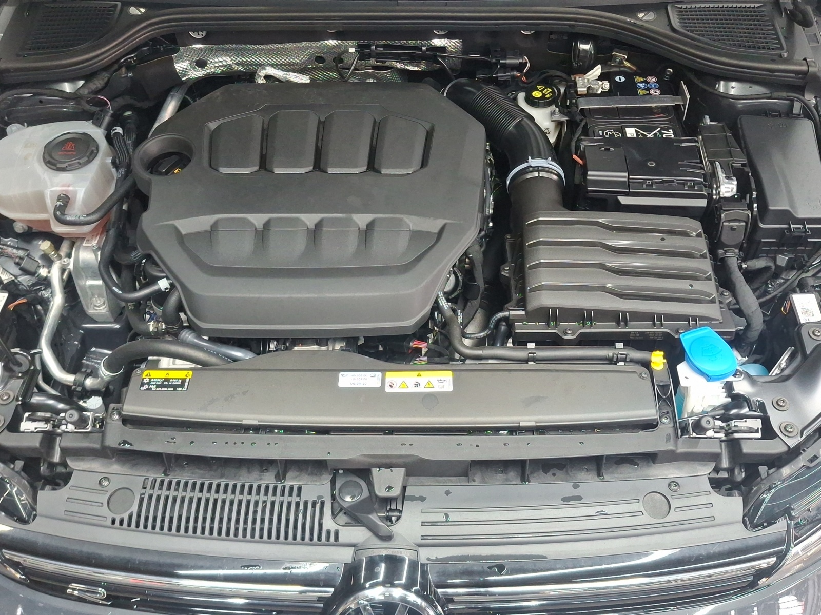 VW Golf Variant 2.0 TSI R-Line DSG 4 Motion-image-13