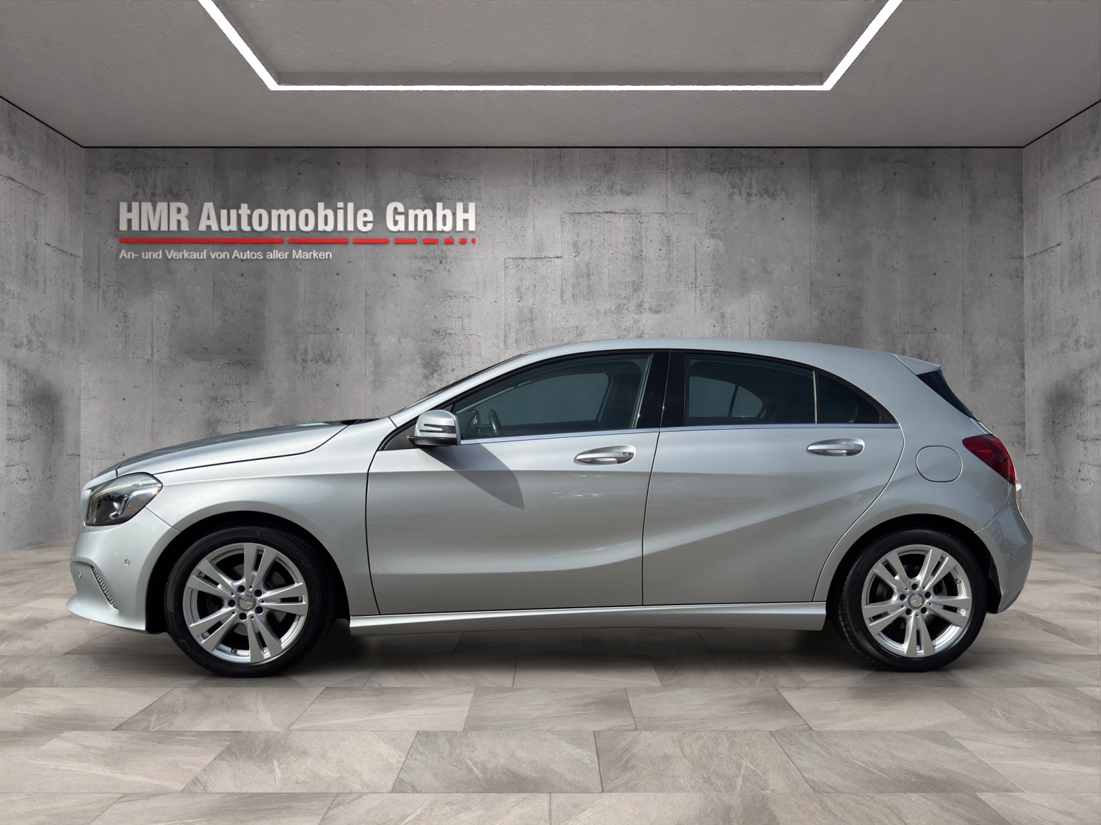 MERCEDES-BENZ A 200 Urban 7G-DCT-image-7