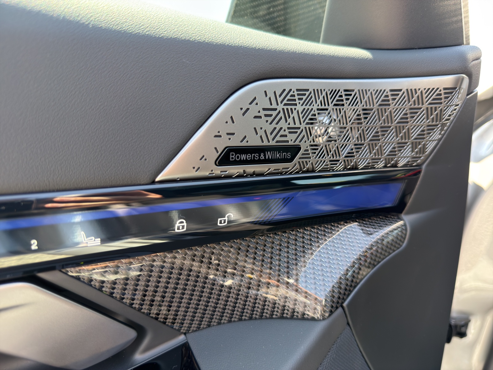 BMW M5 xDrive Touring-image-22