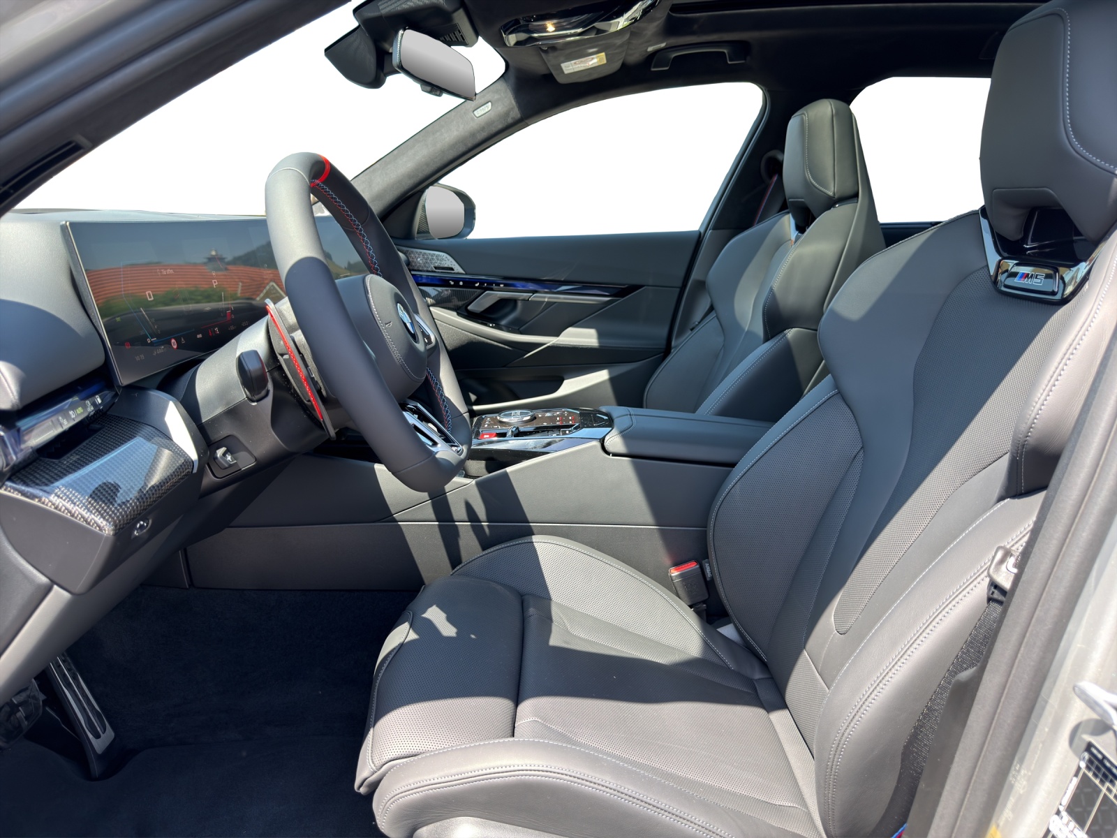 BMW M5 xDrive Touring-image-8