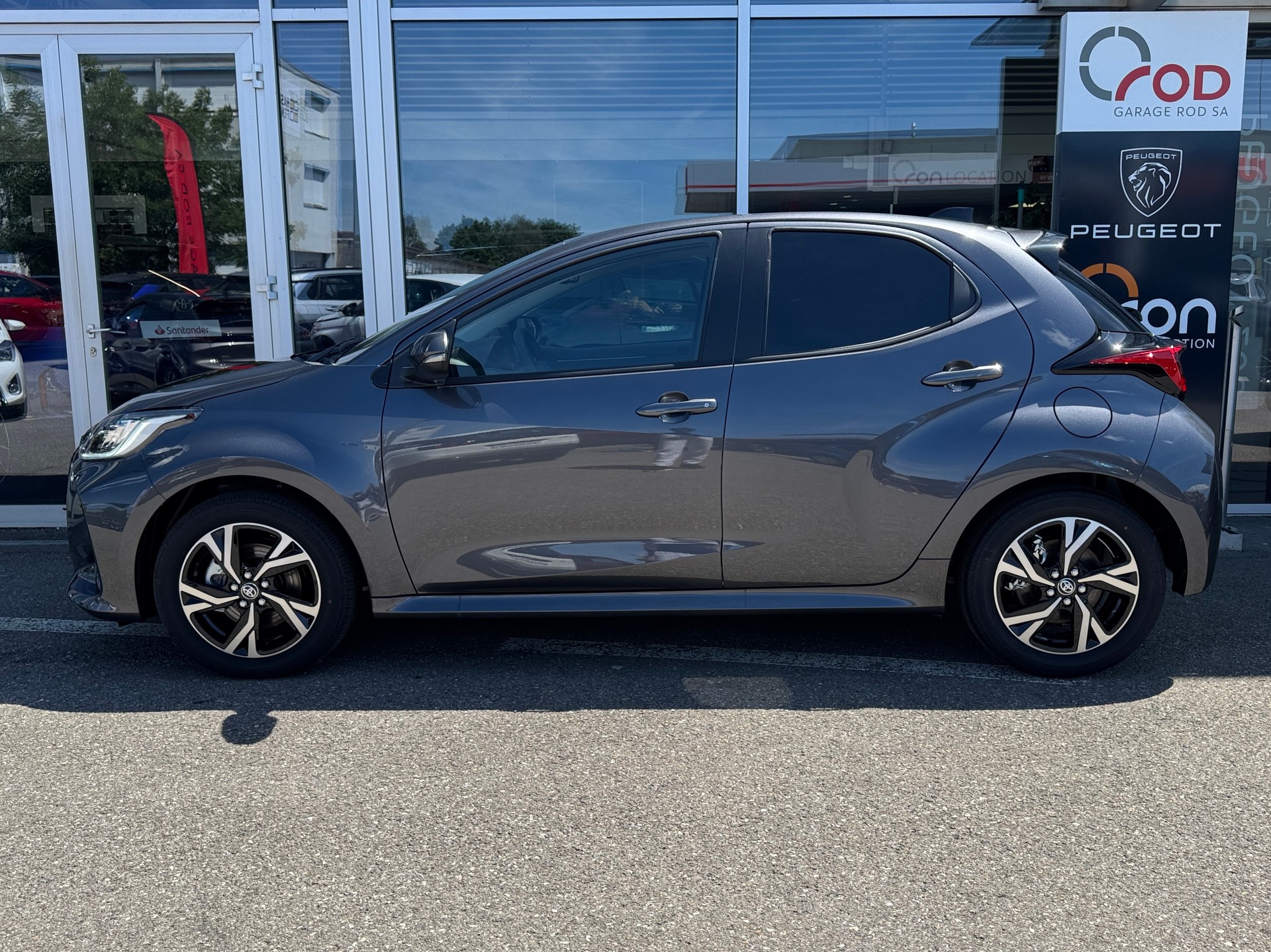 TOYOTA Yaris 1.5 Trend e-CVT-showroom-element-3
