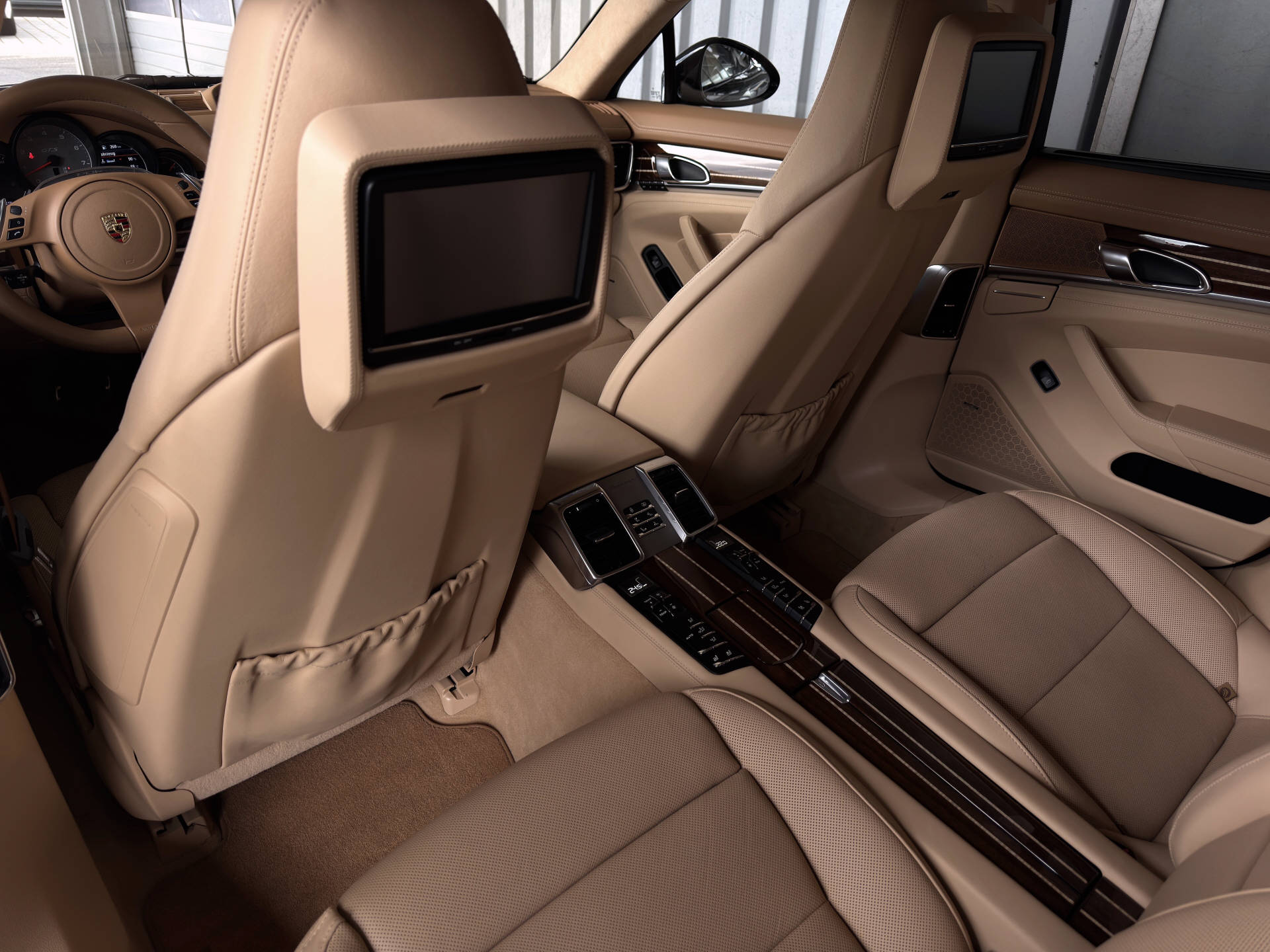 PORSCHE Panamera GTS-image-13