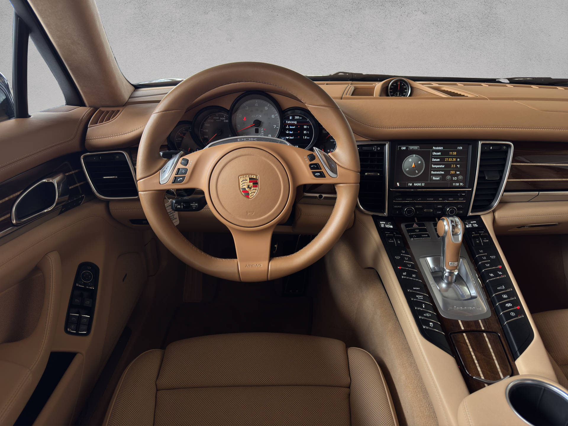 PORSCHE Panamera GTS-image-5