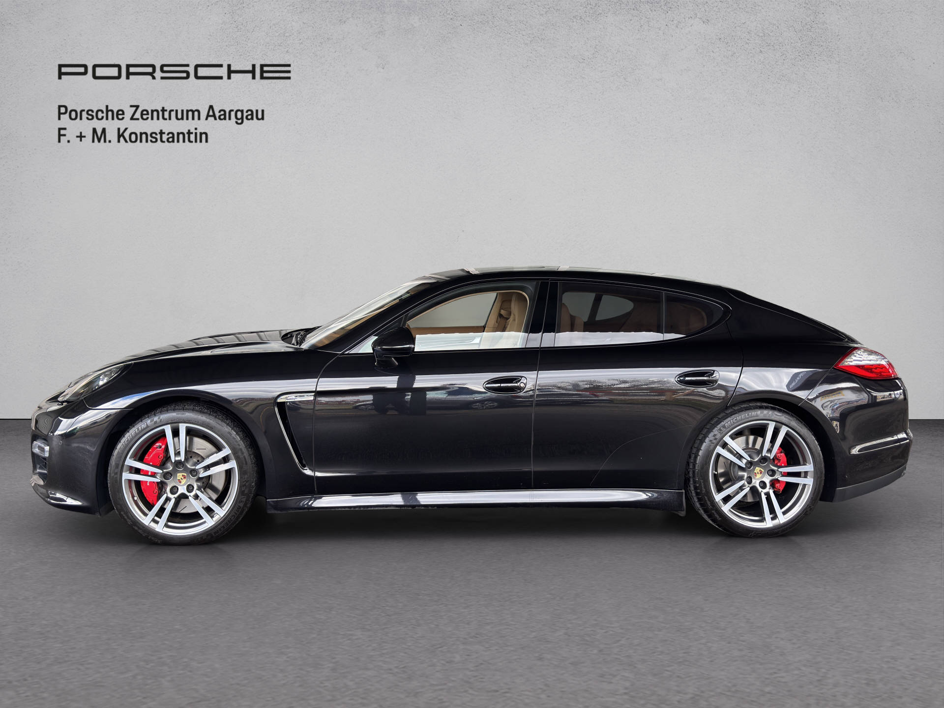 PORSCHE Panamera GTS-image-2