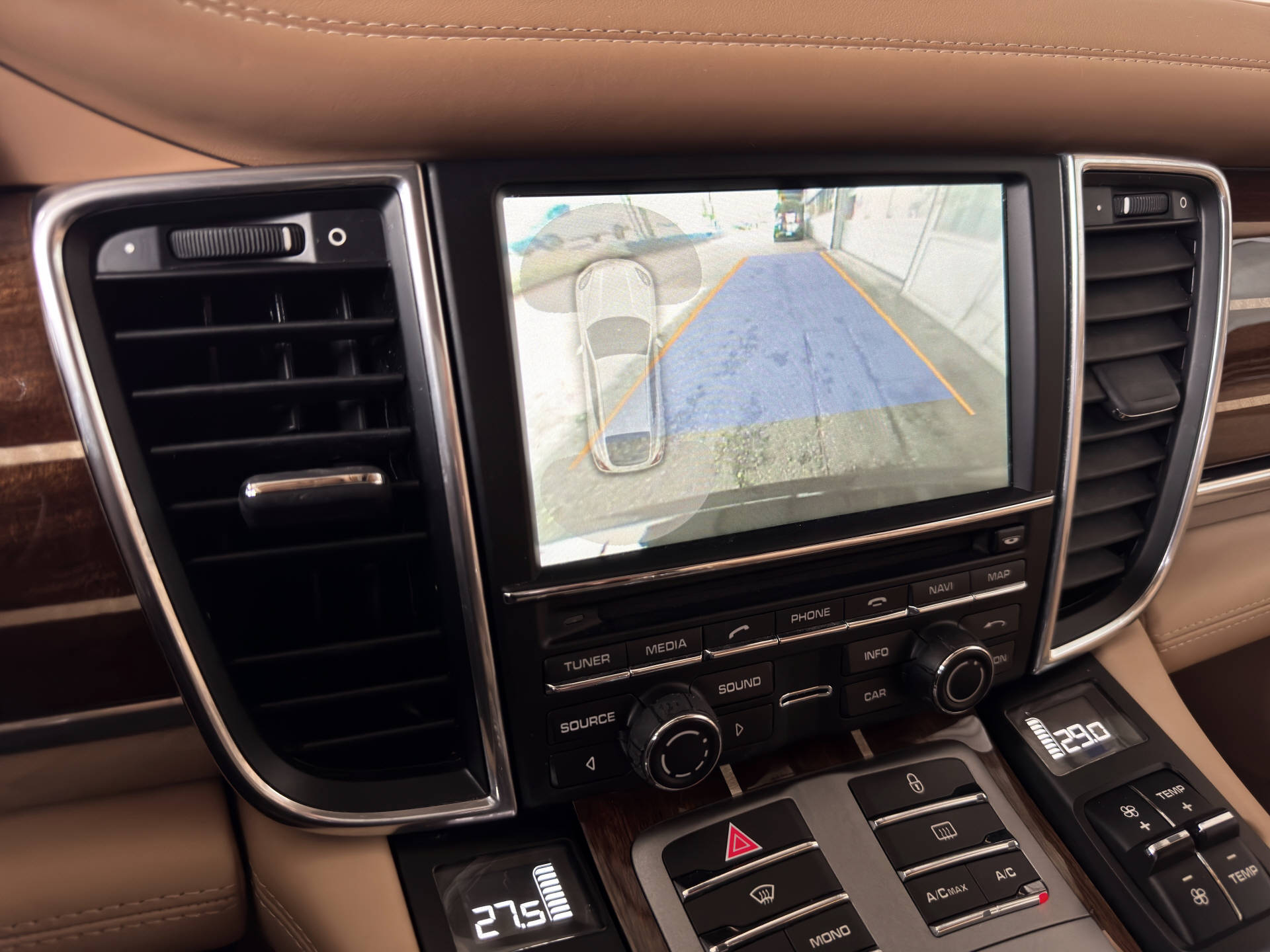 PORSCHE Panamera GTS-image-9
