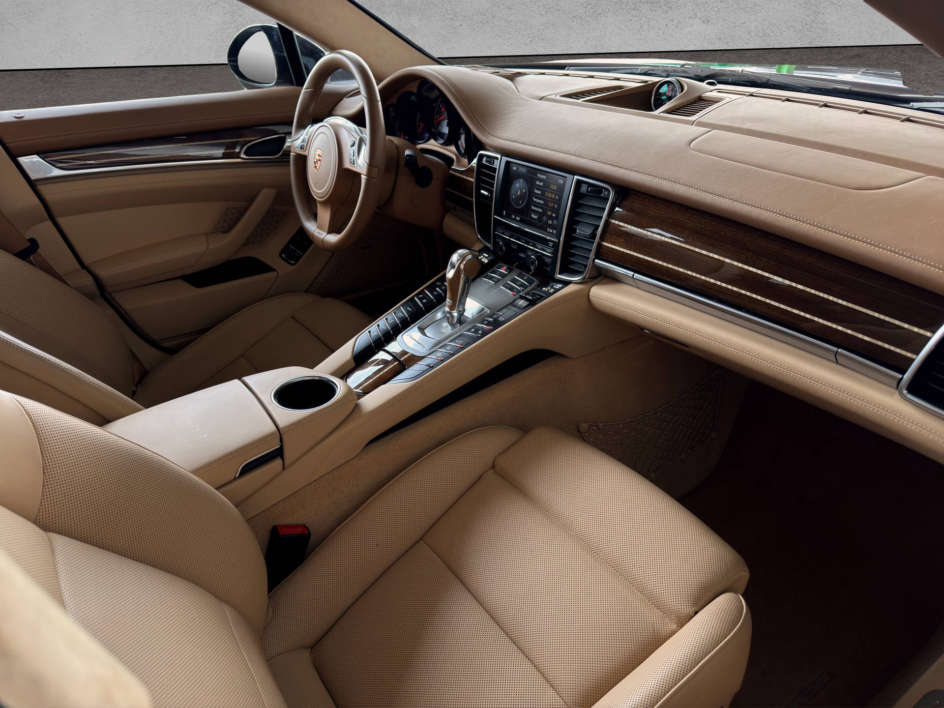 PORSCHE Panamera GTS-image-7