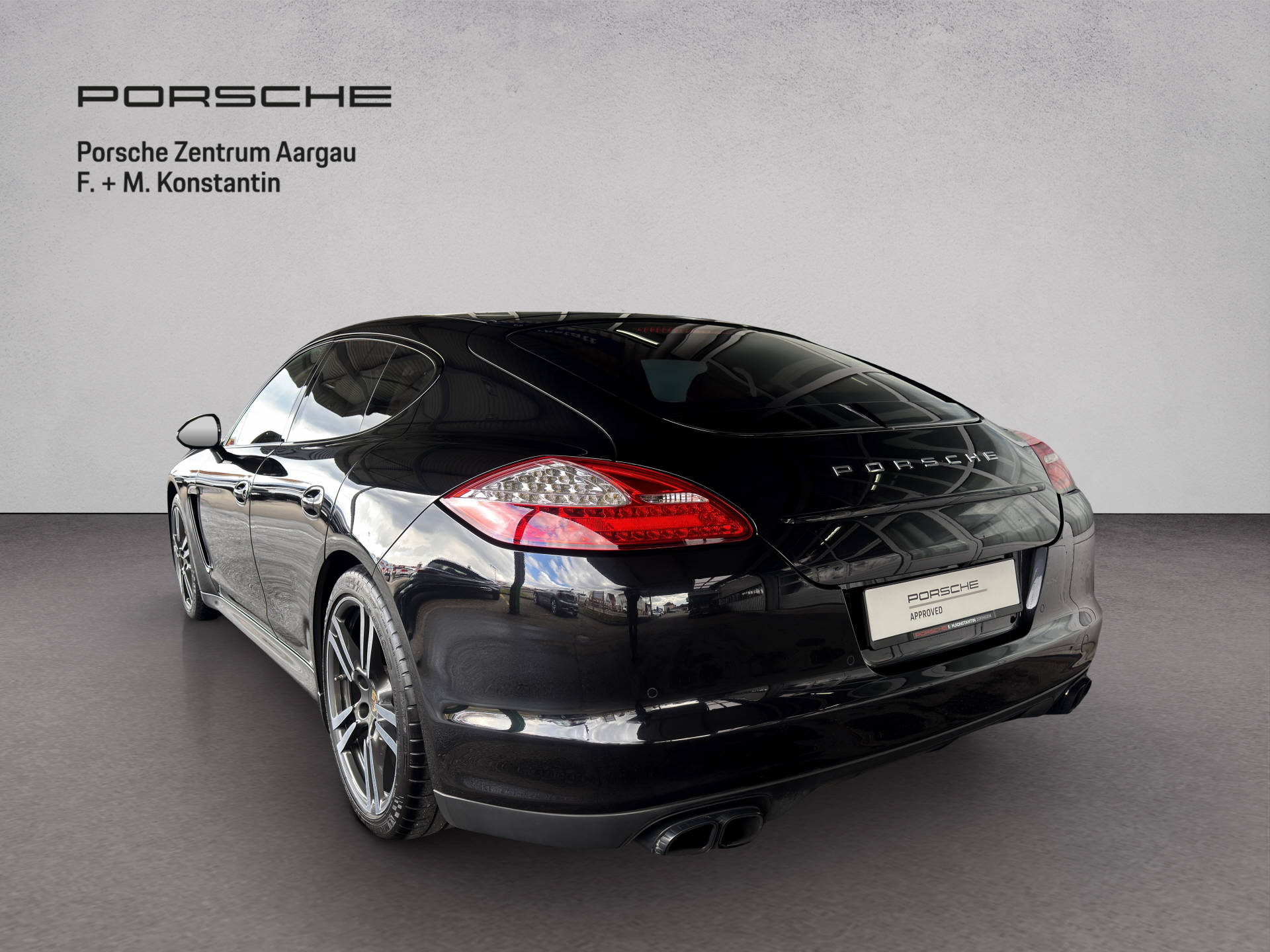 PORSCHE Panamera GTS-image-3