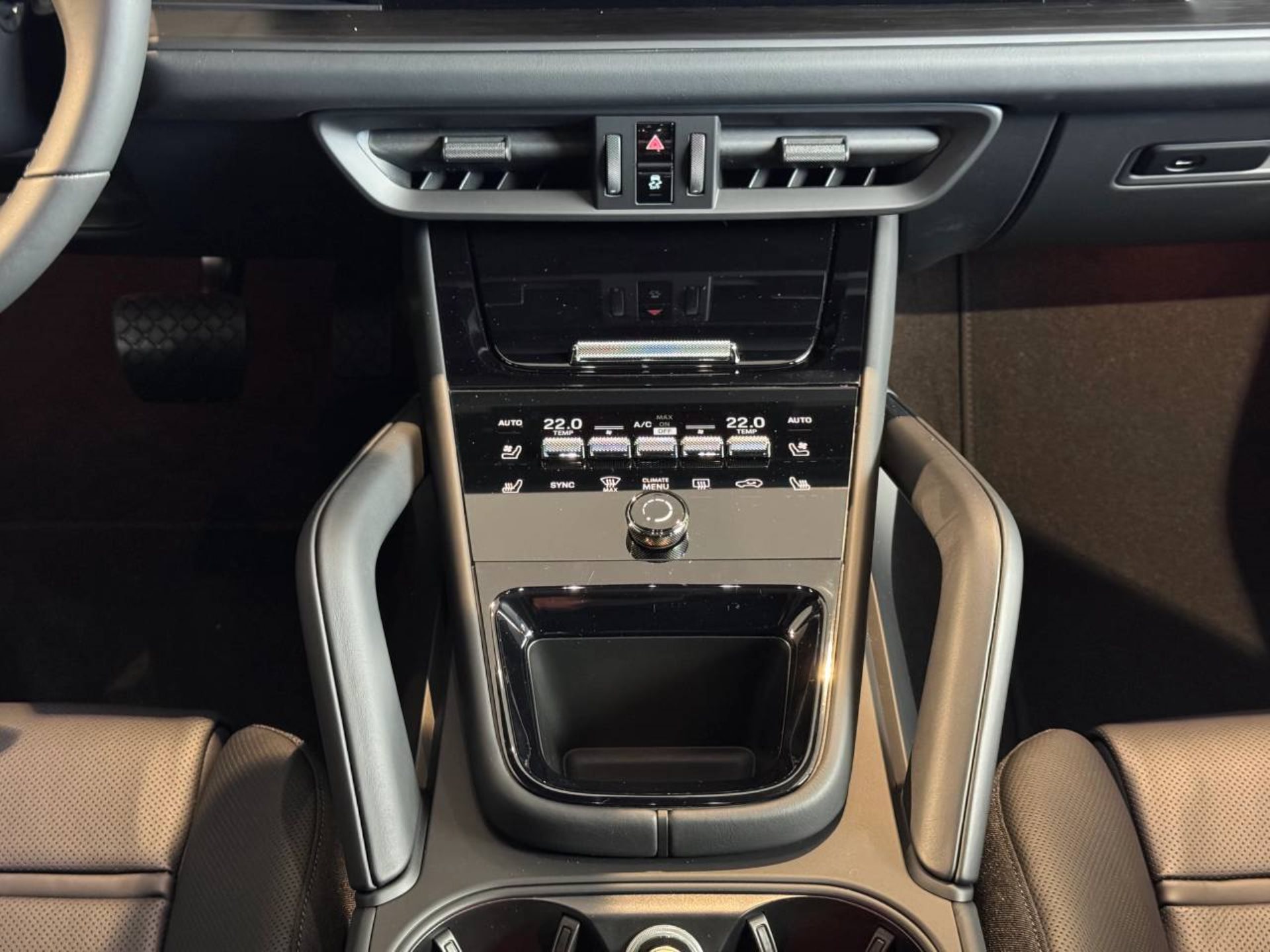 PORSCHE Cayenne E-Hybrid Coupé Black Edition-image-17