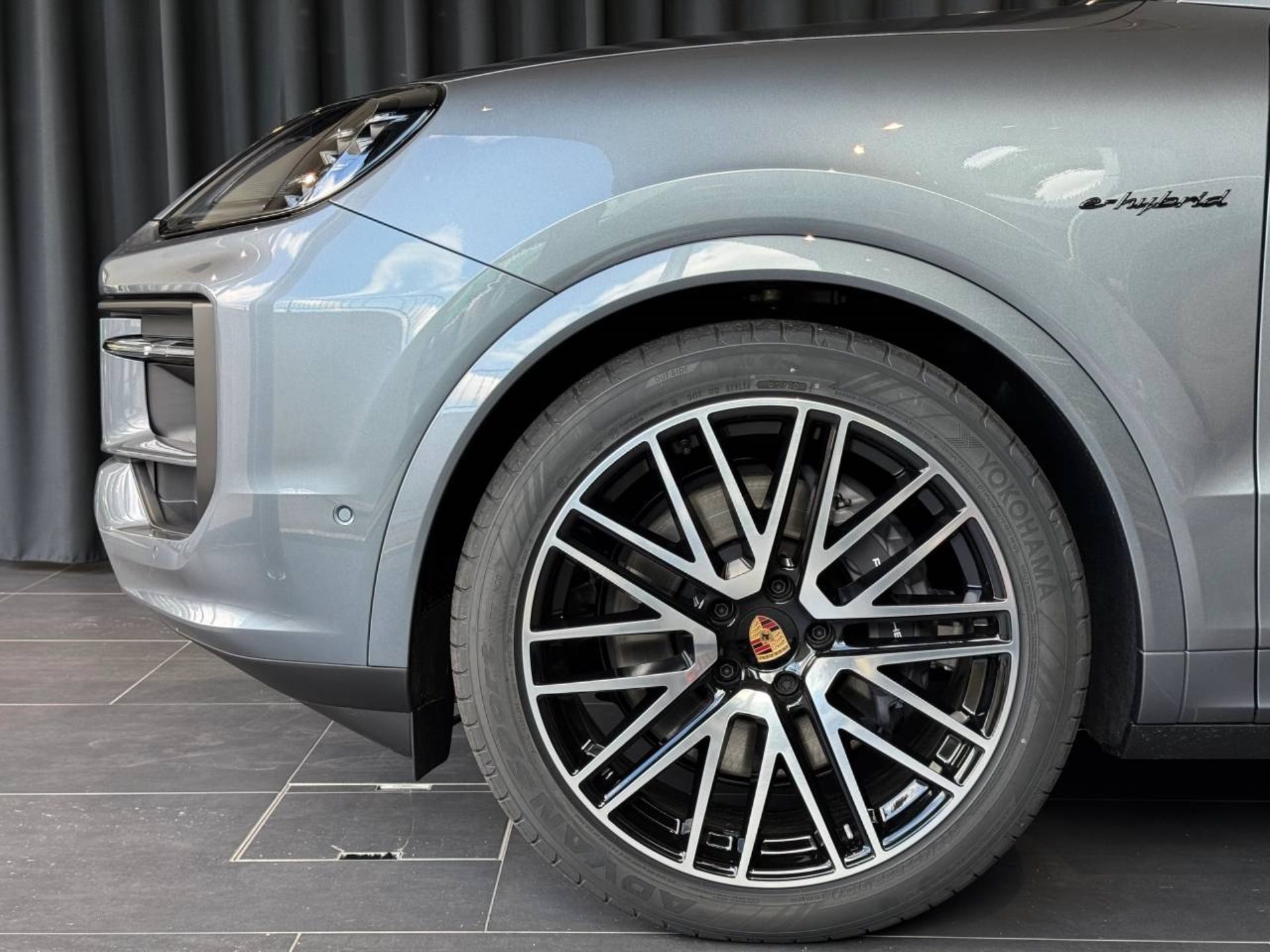 PORSCHE Cayenne E-Hybrid Coupé Black Edition-image-9