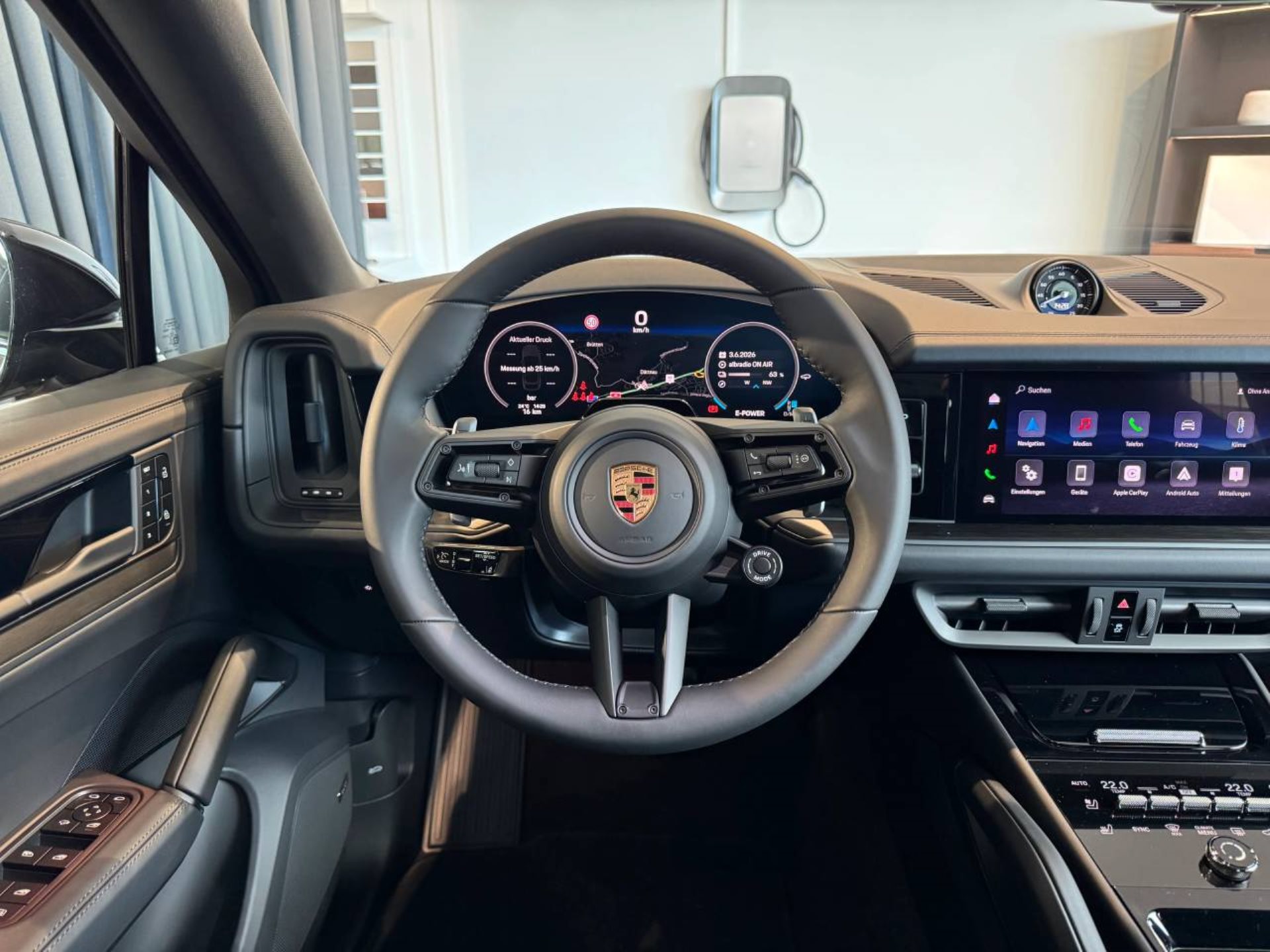 PORSCHE Cayenne E-Hybrid Coupé Black Edition-image-14