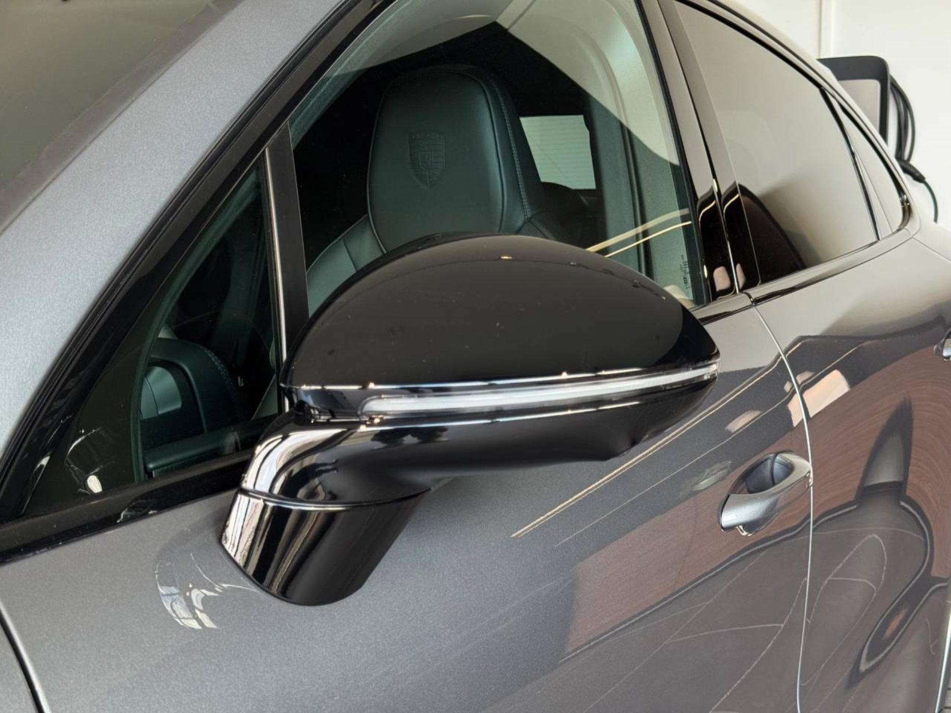 PORSCHE Cayenne E-Hybrid Coupé Black Edition-image-11