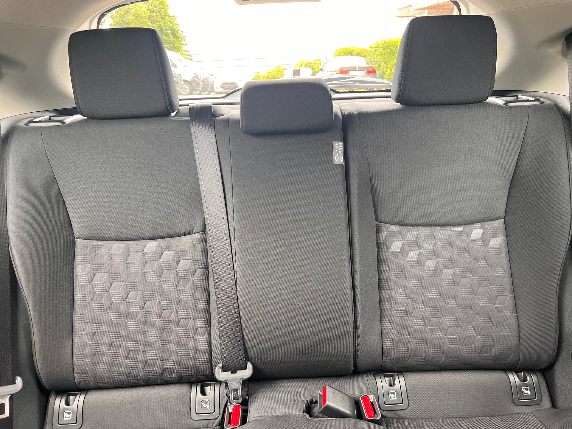 TOYOTA Yaris 1.5 Comfort e-CVT-image-15