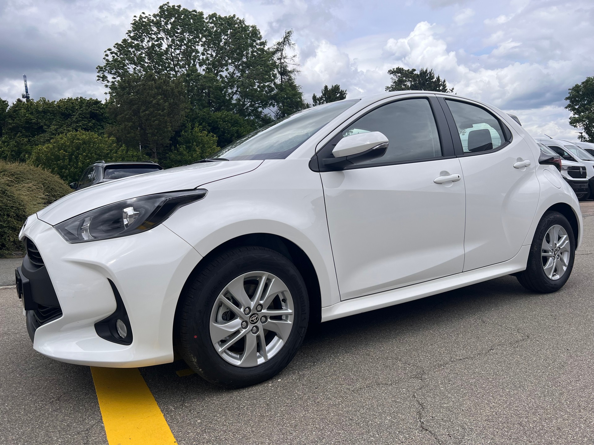 TOYOTA Yaris 1.5 Comfort e-CVT