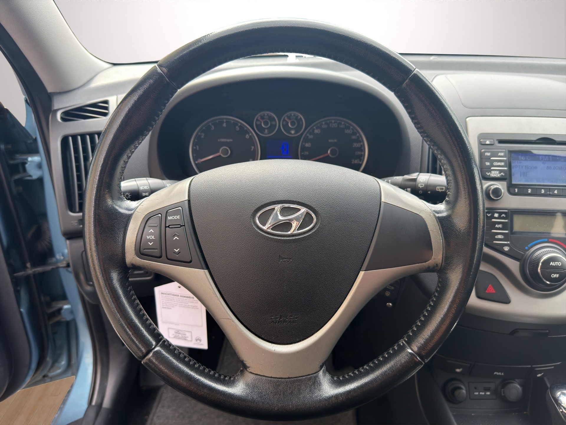 HYUNDAI i30 1.6 Swiss Plus Edition Automatic-image-9