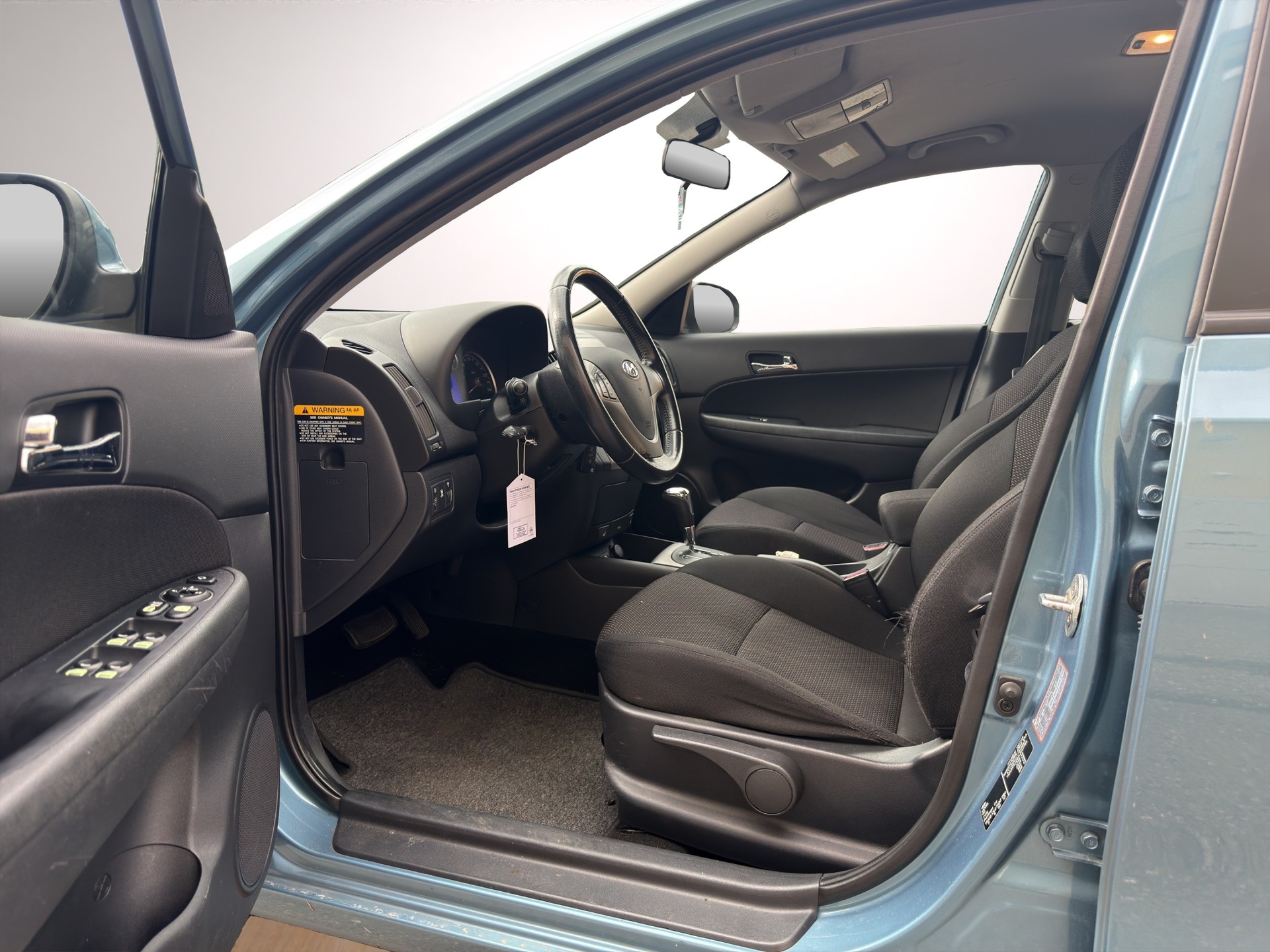 HYUNDAI i30 1.6 Swiss Plus Edition Automatic-image-8