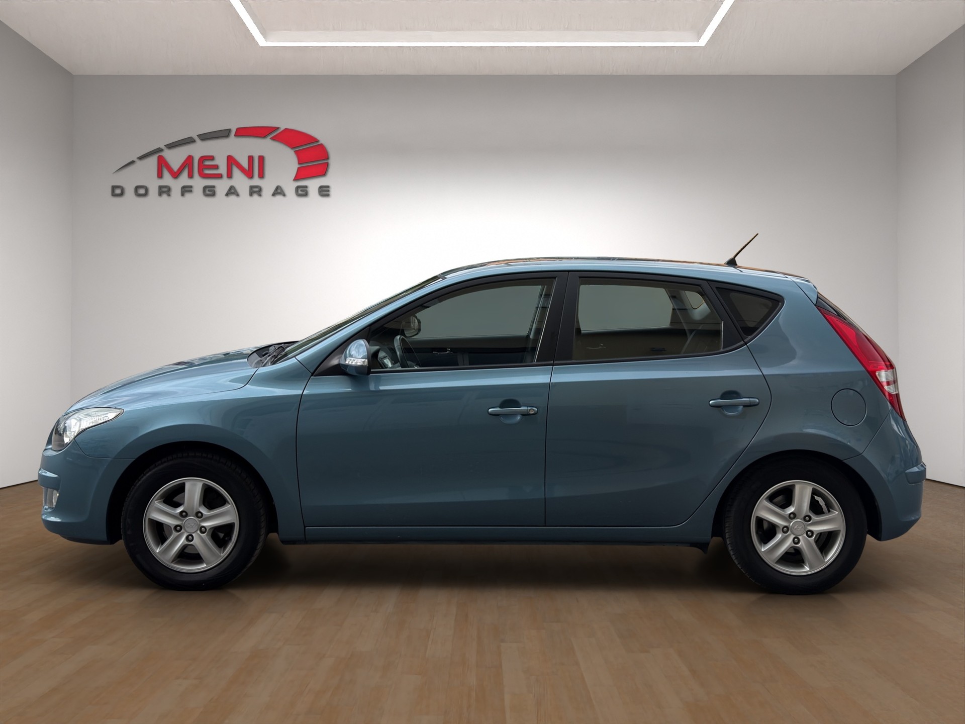 HYUNDAI i30 1.6 Swiss Plus Edition Automatic-image-3