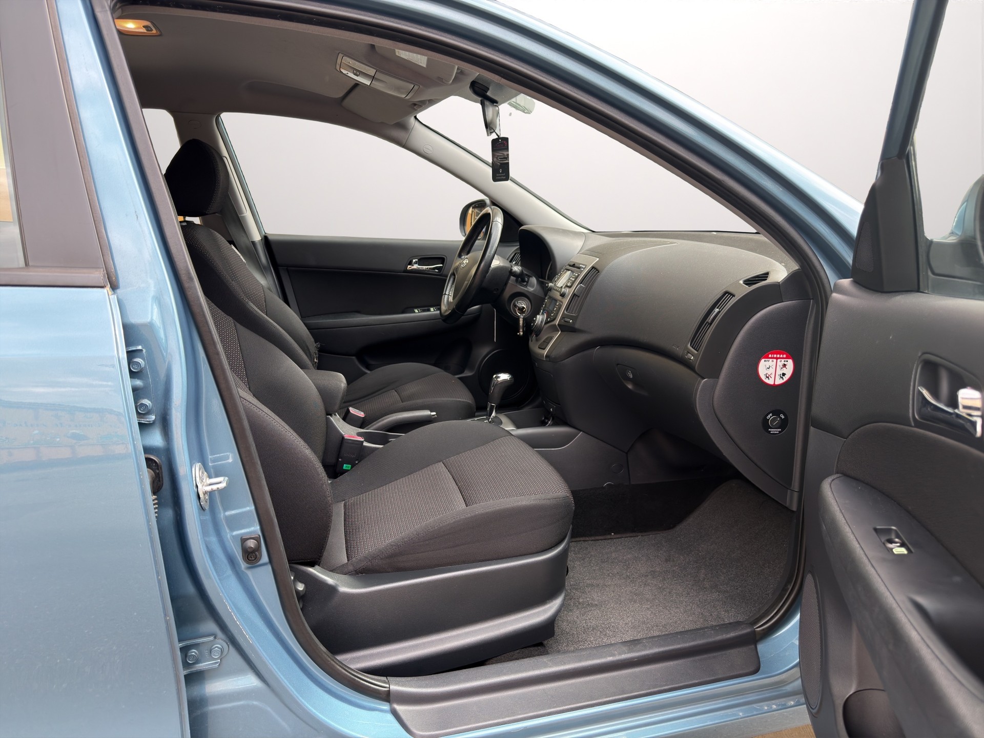 HYUNDAI i30 1.6 Swiss Plus Edition Automatic-image-13