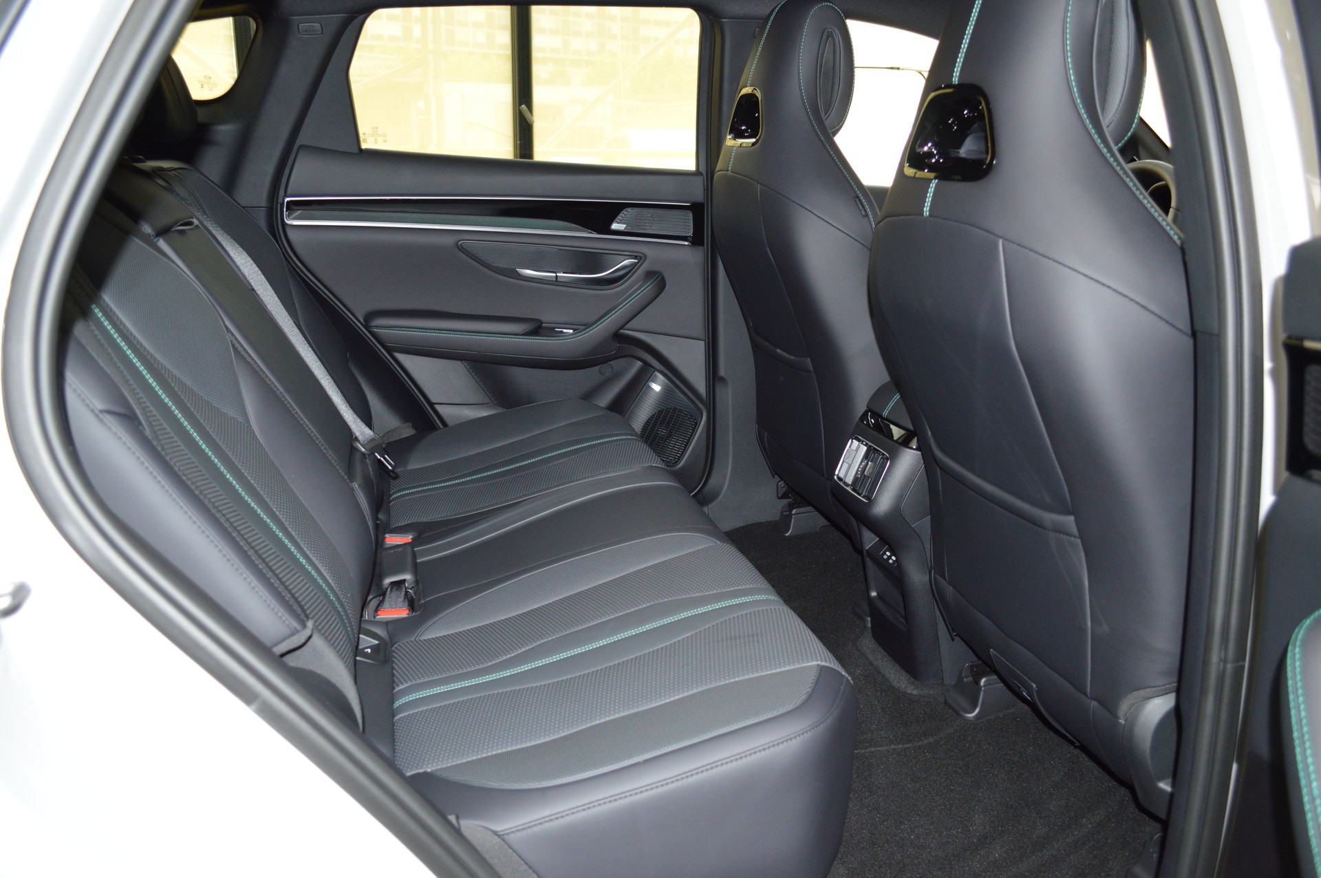 BYD Seal U DM-i Comfort-image-9