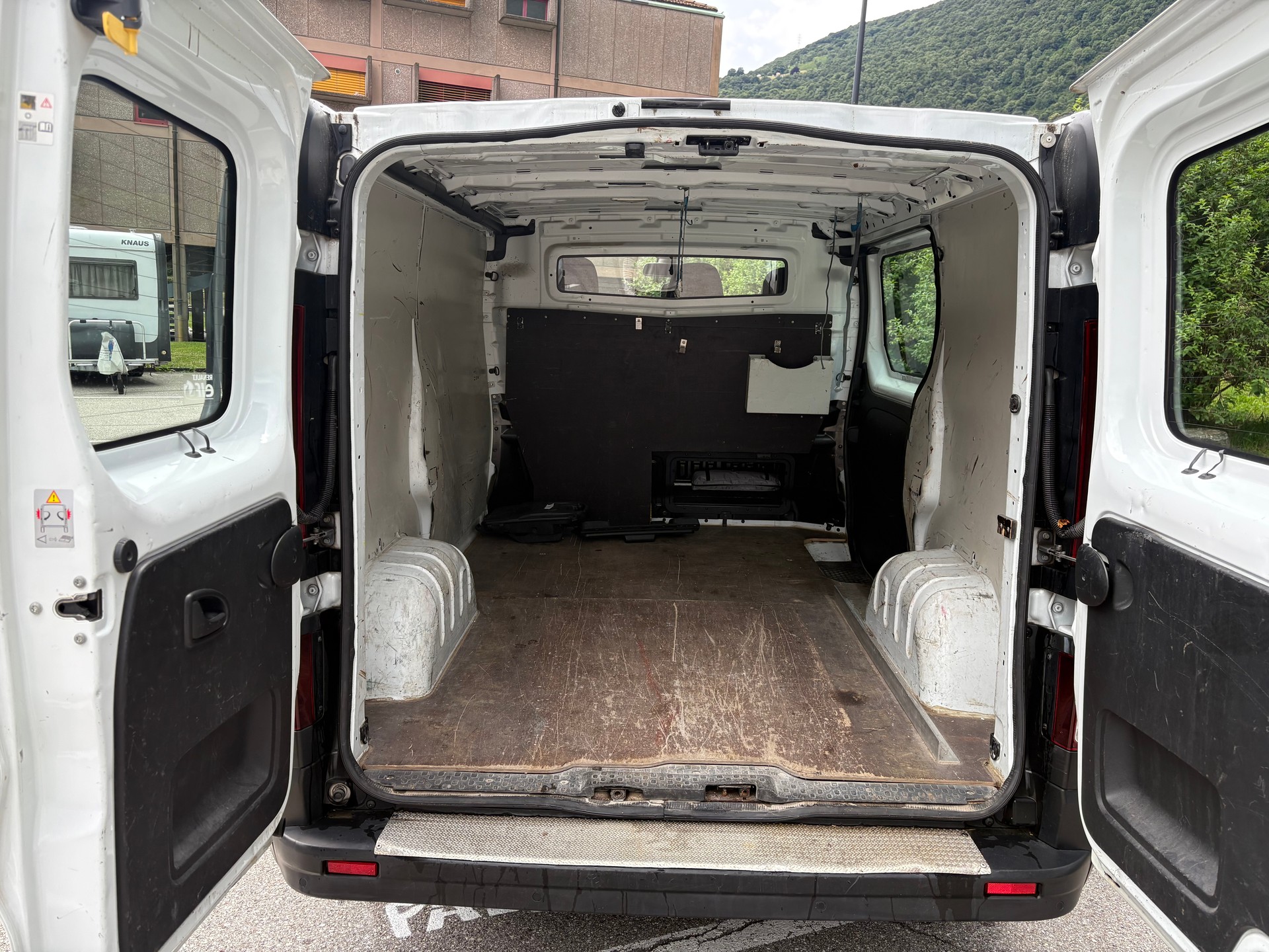 RENAULT Trafic 1.6 dCi 120 2.9t Acces L1H1-image-9