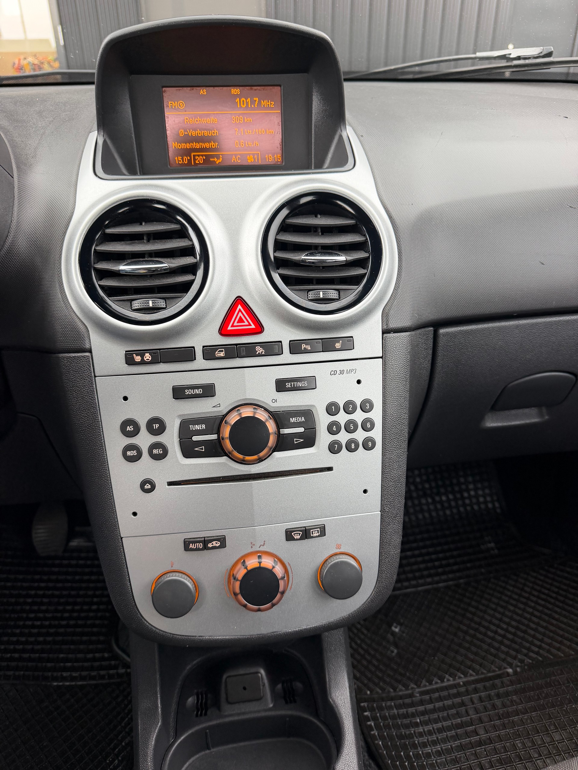 OPEL Corsa 1.4 TP Color Edition-image-10