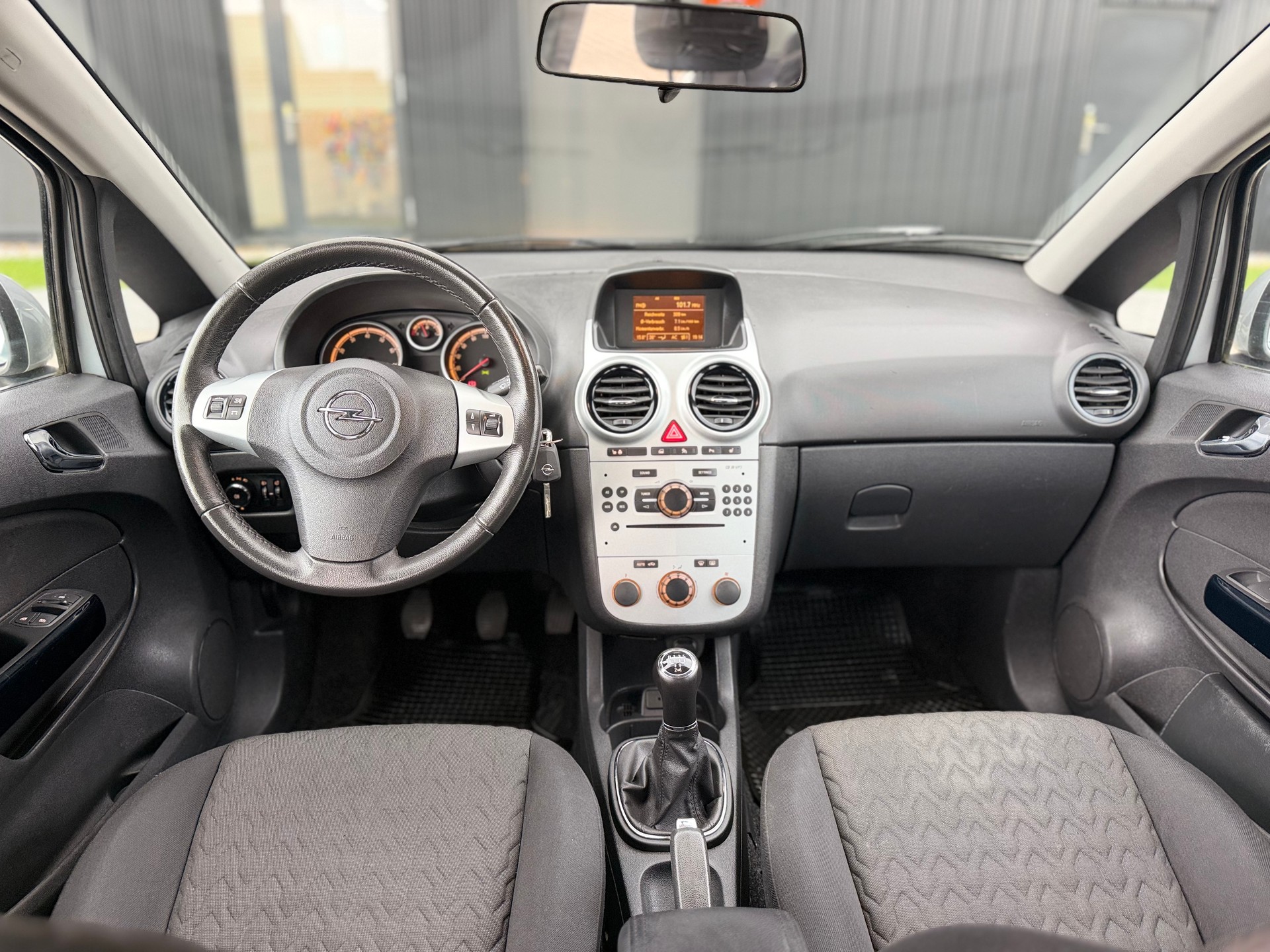 OPEL Corsa 1.4 TP Color Edition-image-9