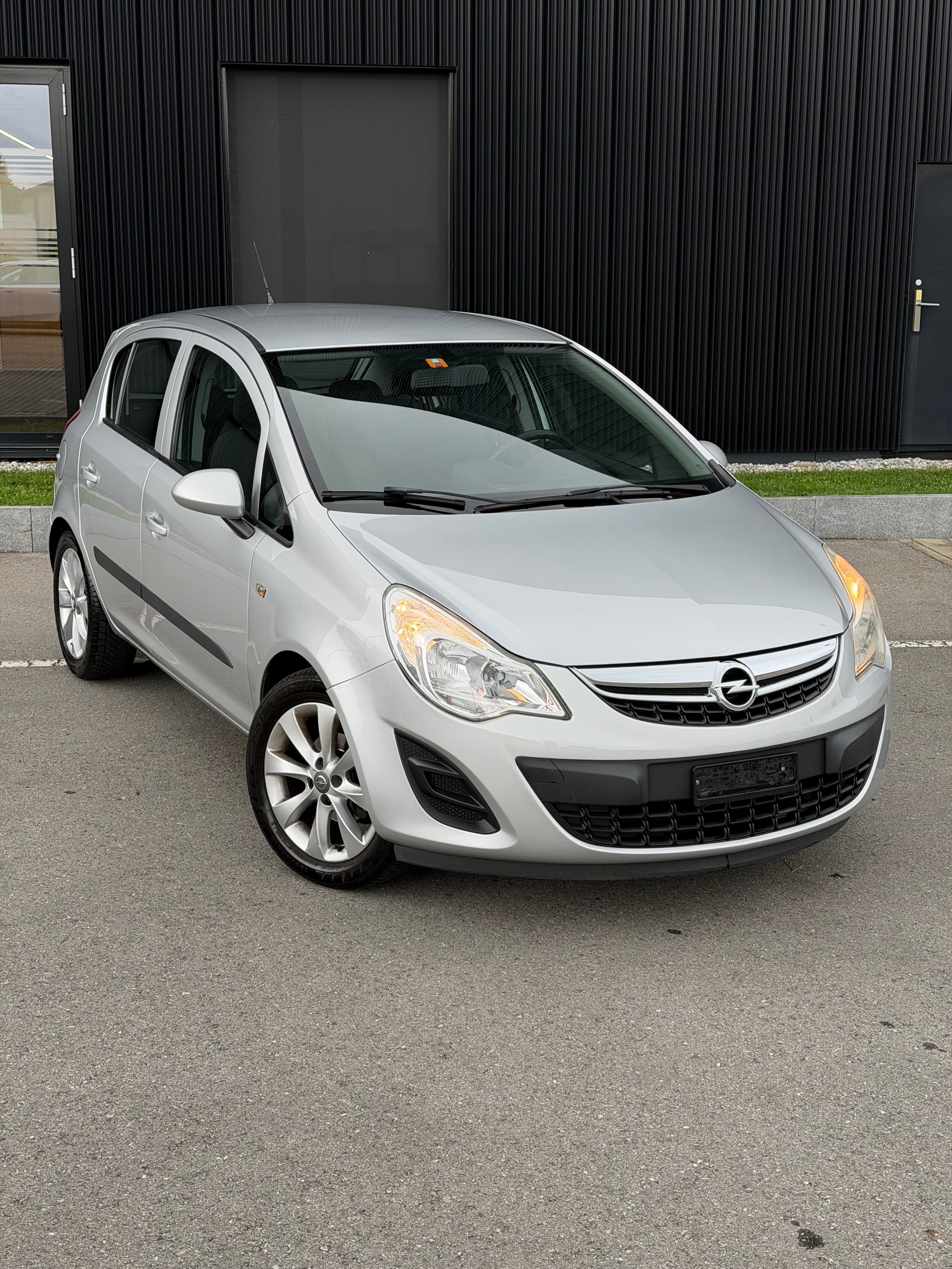 OPEL Corsa 1.4 TP Color Edition-image-0