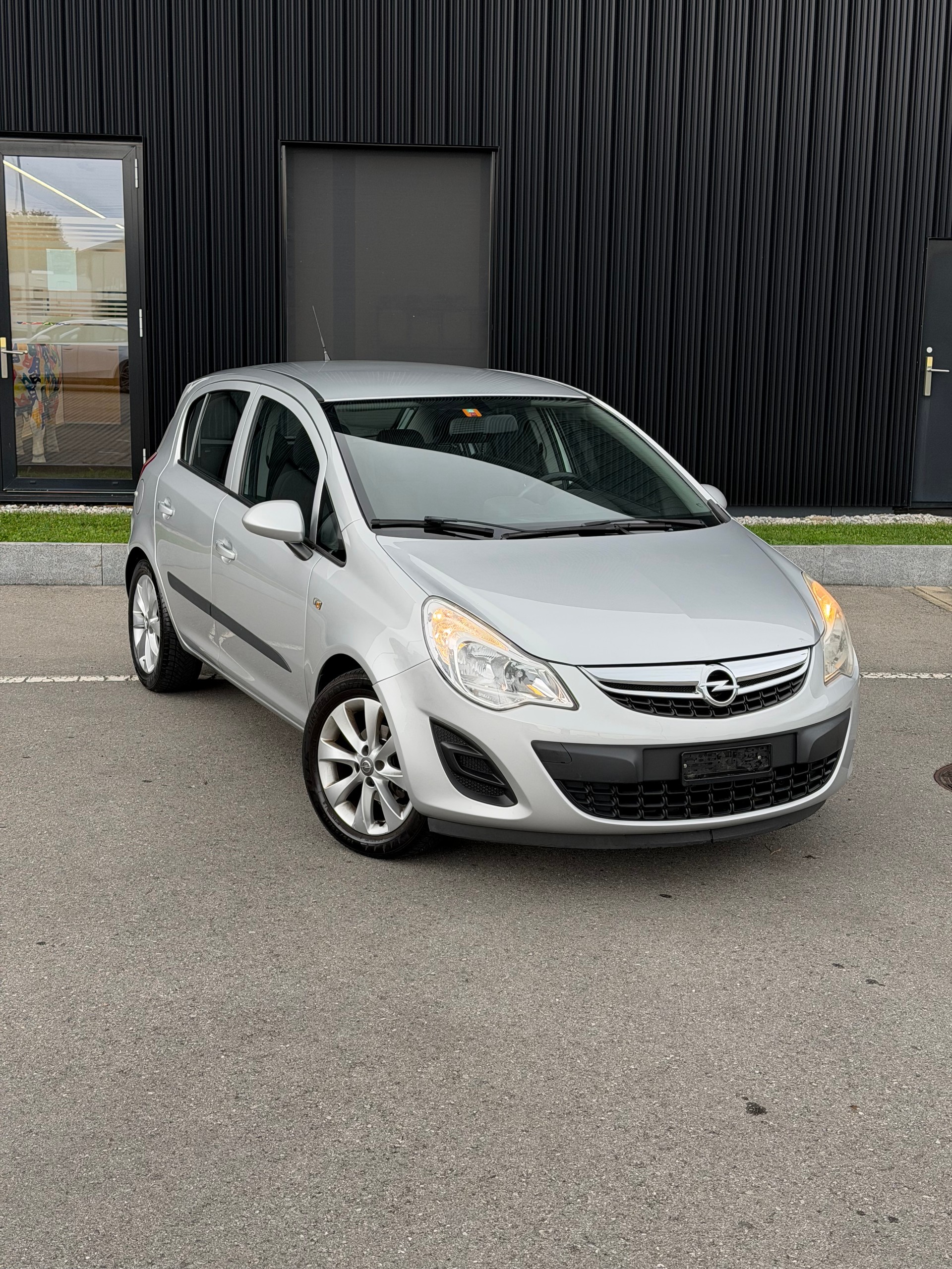 OPEL Corsa 1.4 TP Color Edition-image-14