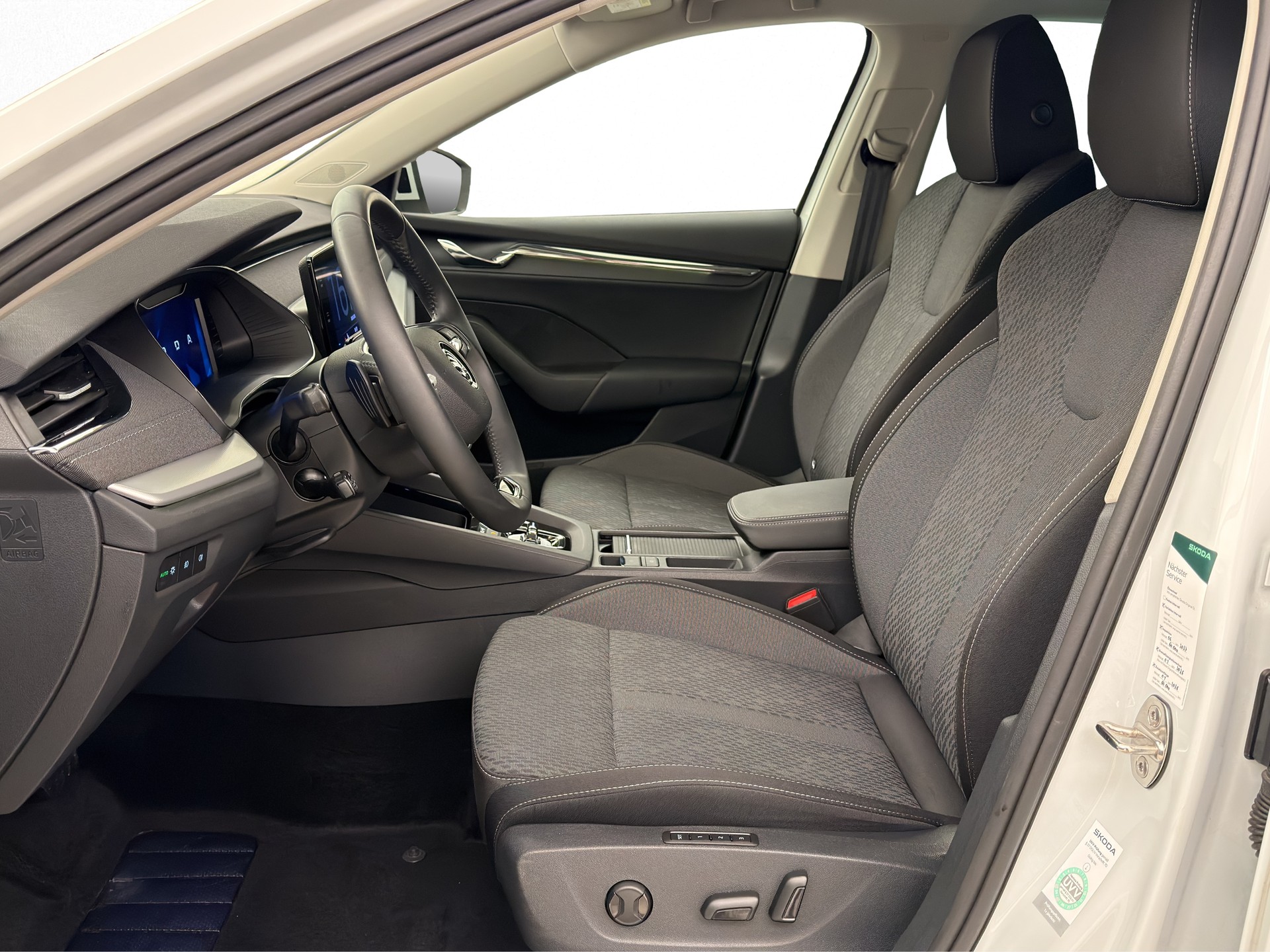 SKODA Octavia Combi 2.0 TDI Style 4x4 DSG-image-10