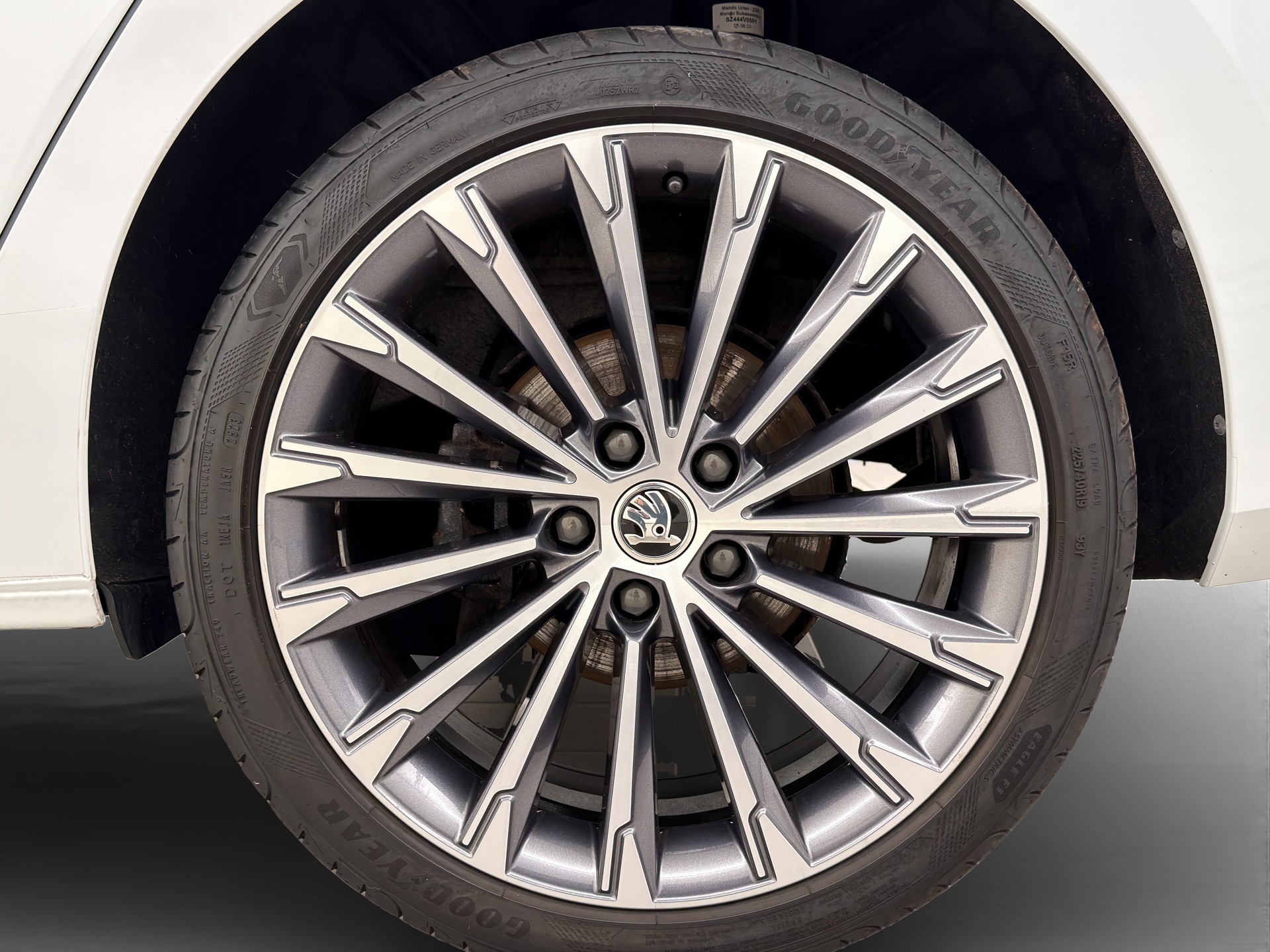 SKODA Octavia Combi 2.0 TDI Style 4x4 DSG-image-8