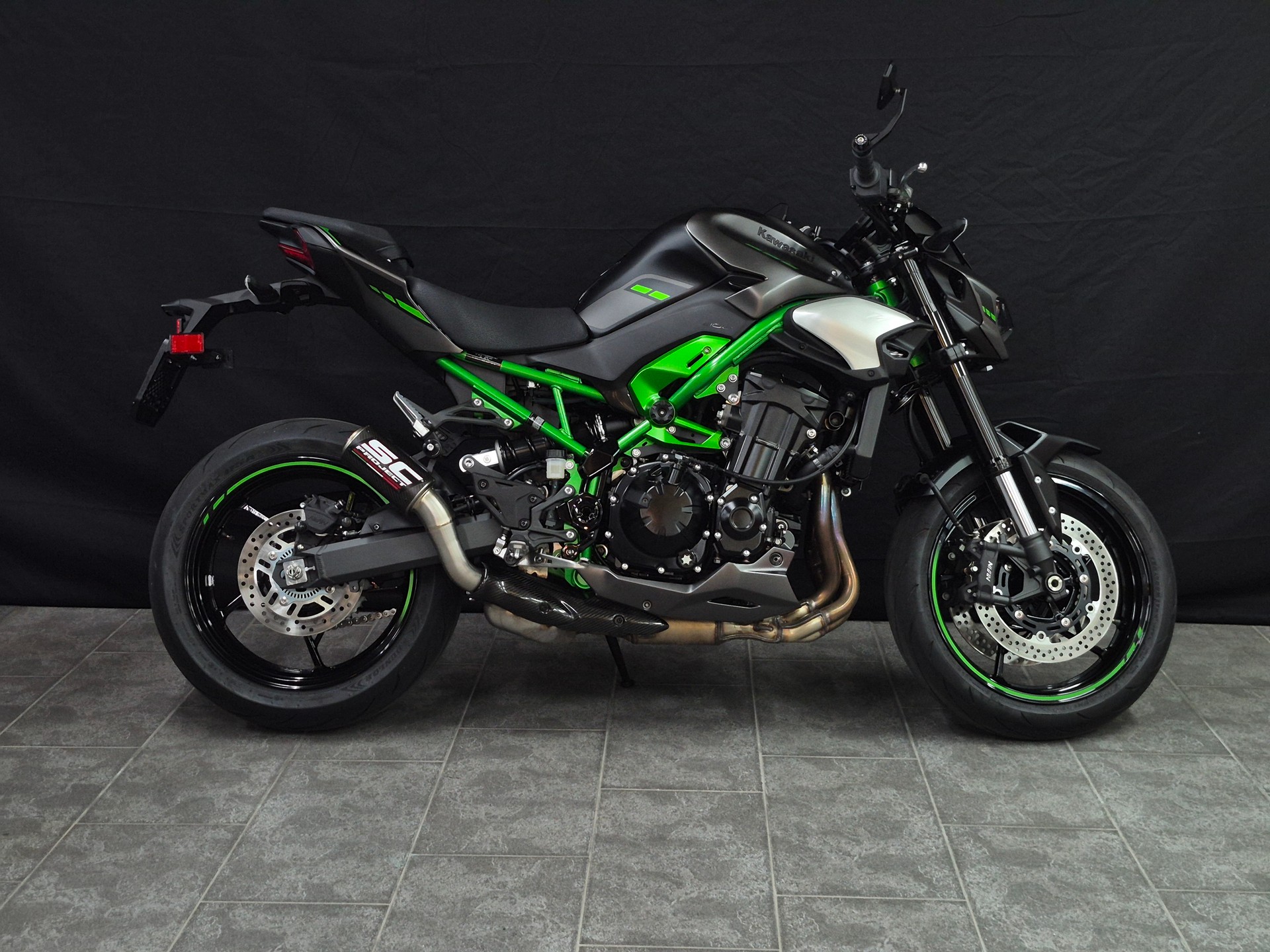 KAWASAKI Z 900-showroom-element-1