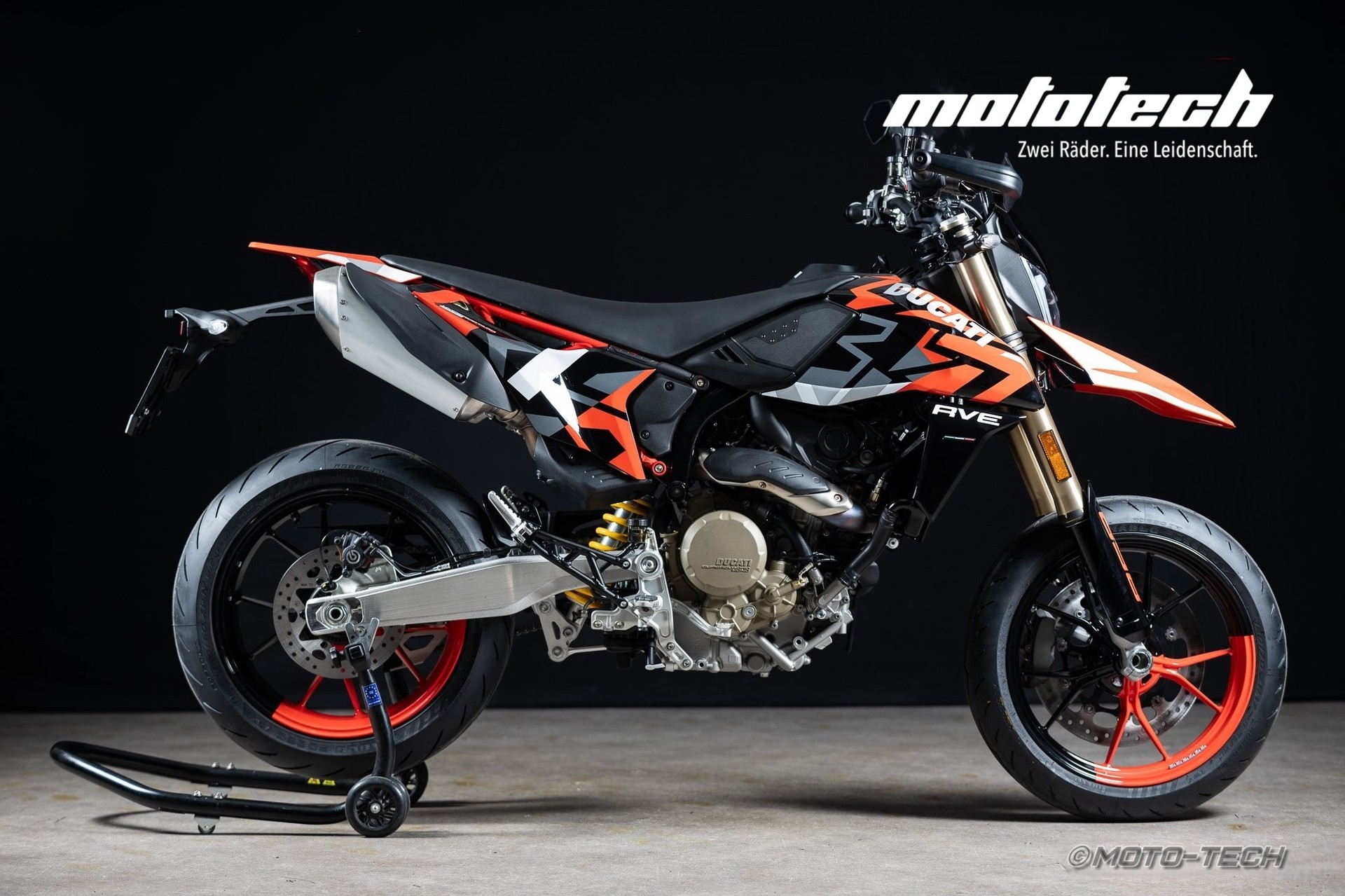 DUCATI Hypermotard 698 Mono RVE (35kW) / 4 JAHRE GARANTIE-showroom-element-2
