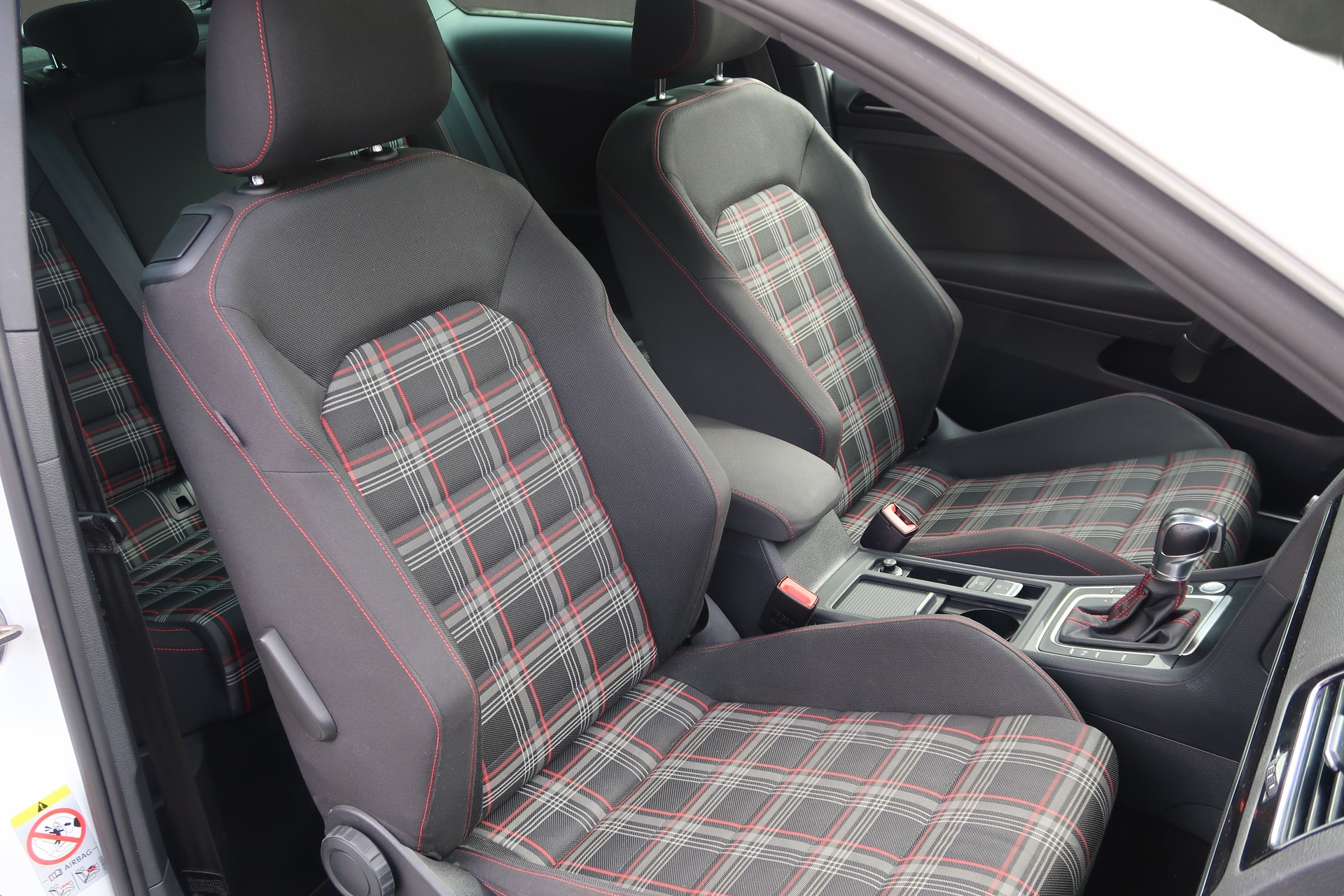 VW Golf 2.0 TSI GTI DSG-image-15