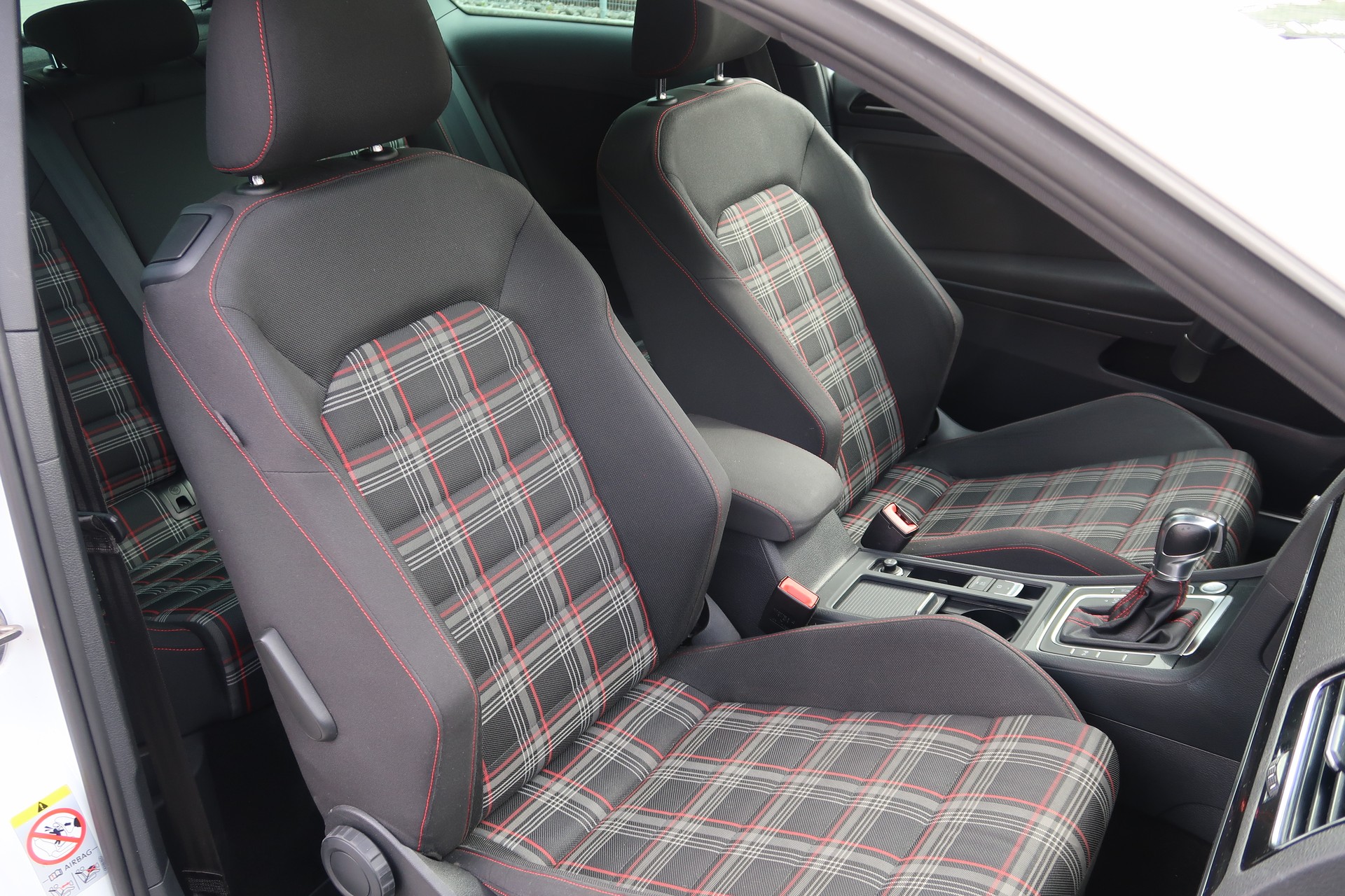 VW Golf 2.0 TSI GTI DSG-image-15