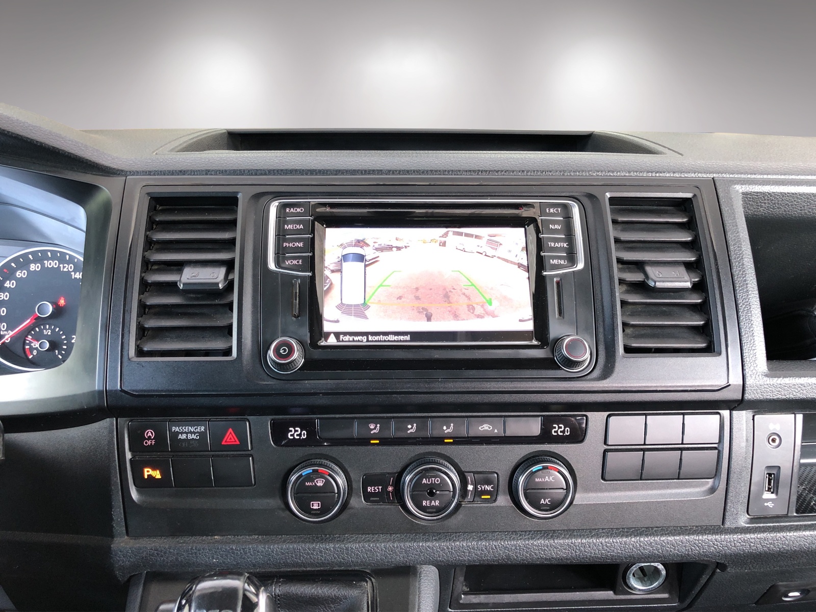 VW T6 California 2.0 TDI Beach DSG-image-11