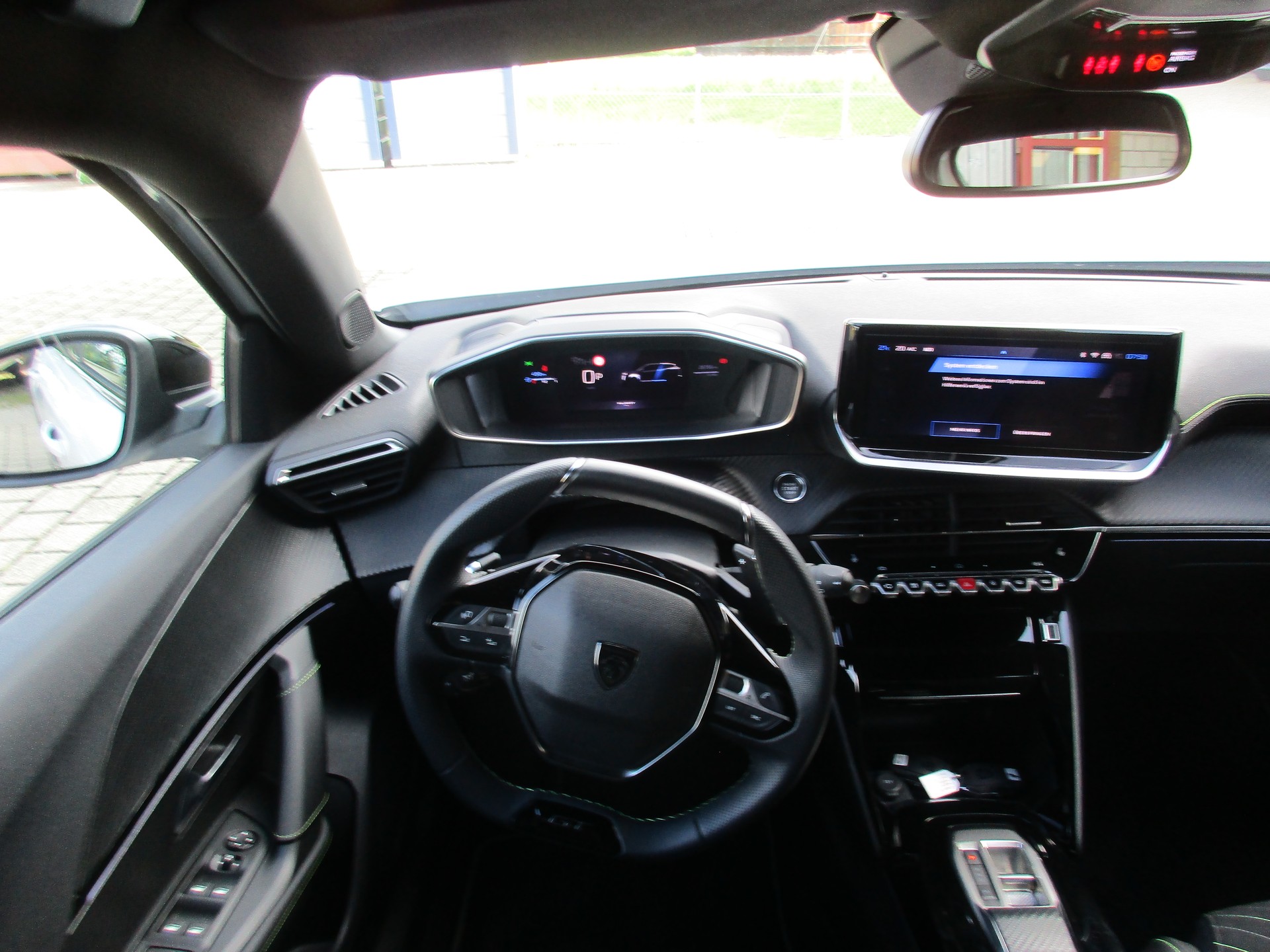 PEUGEOT 2008 1.2 145 MHEV GT-image-8