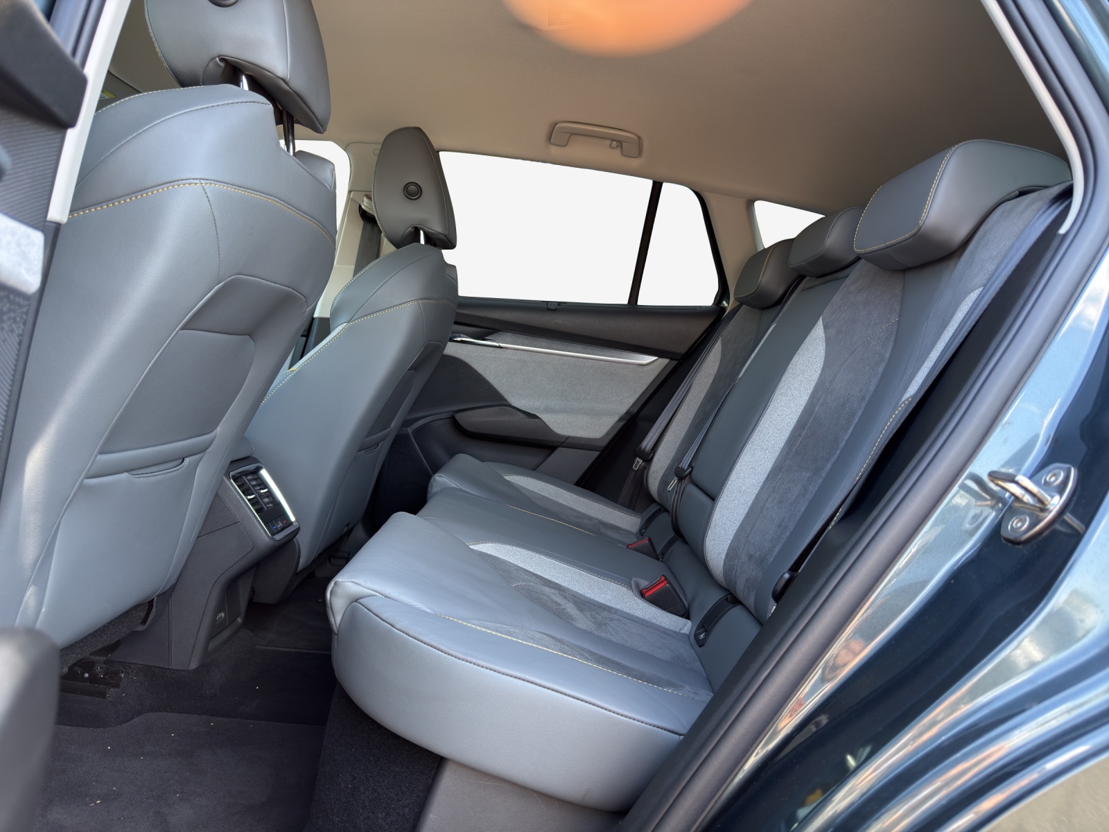 SKODA Enyaq iV 80-image-12