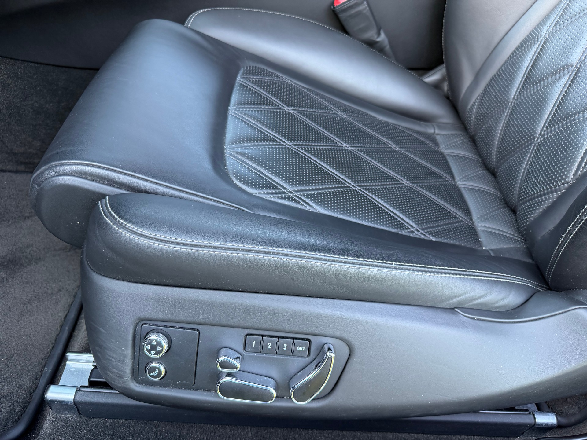 BENTLEY Continental GT 4.0 V8 Mulliner | Facelift | CH-Fahrzeug-image-11