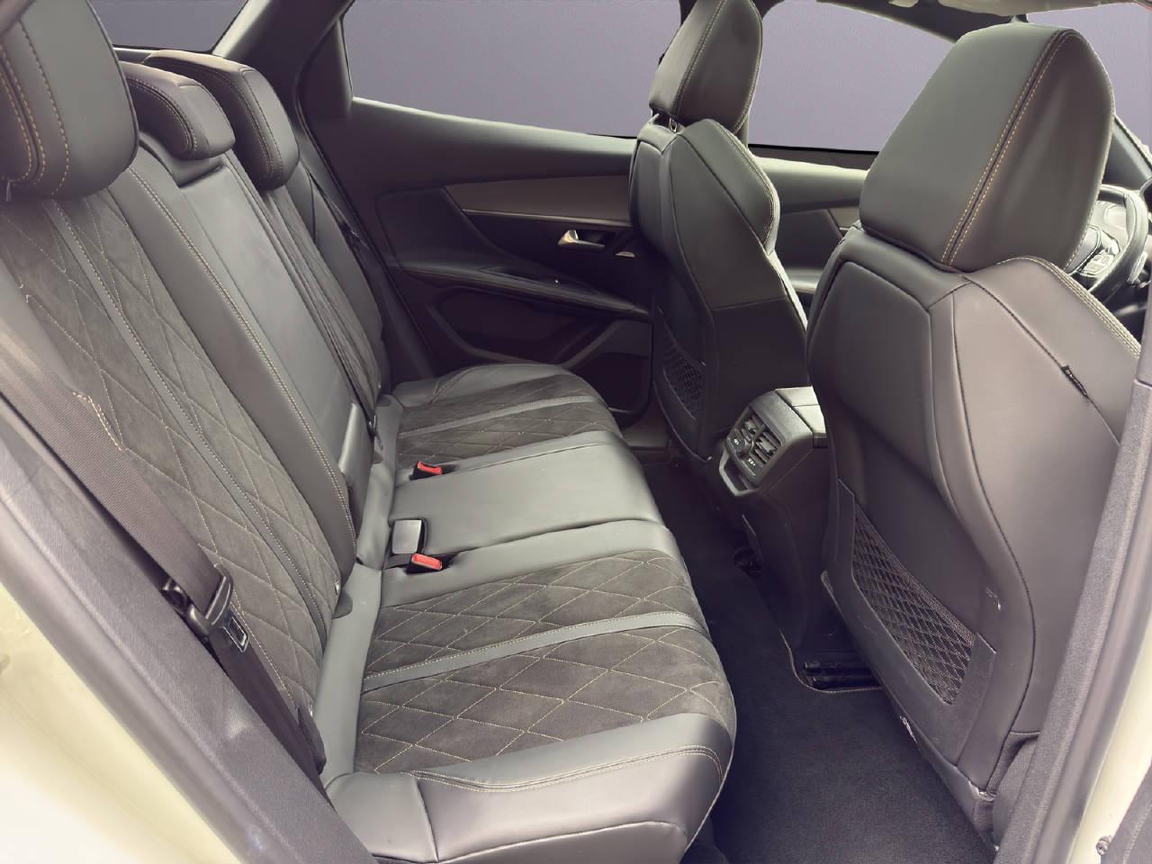 PEUGEOT 3008 2.0 BlueHDi 180 GT-image-9