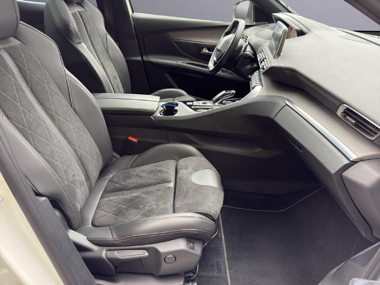 PEUGEOT 3008 2.0 BlueHDi 180 GT-image-8