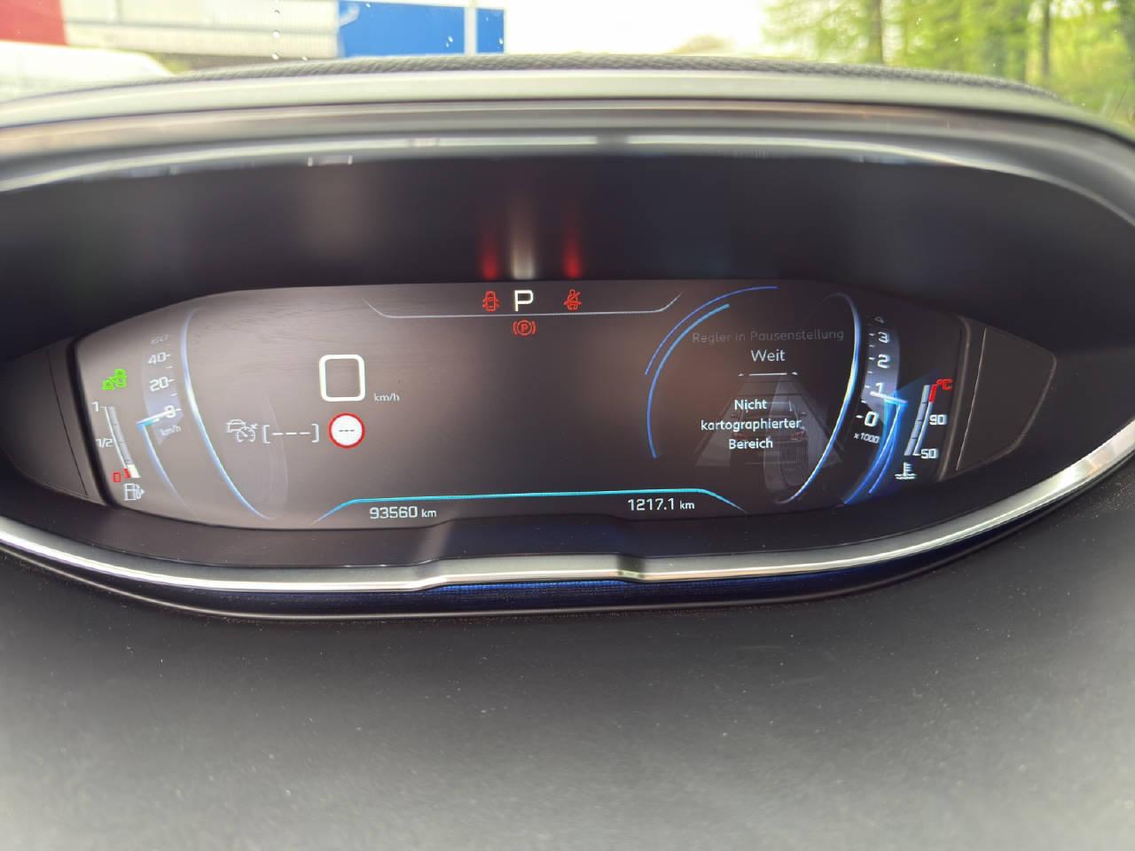 PEUGEOT 3008 2.0 BlueHDi 180 GT-image-5