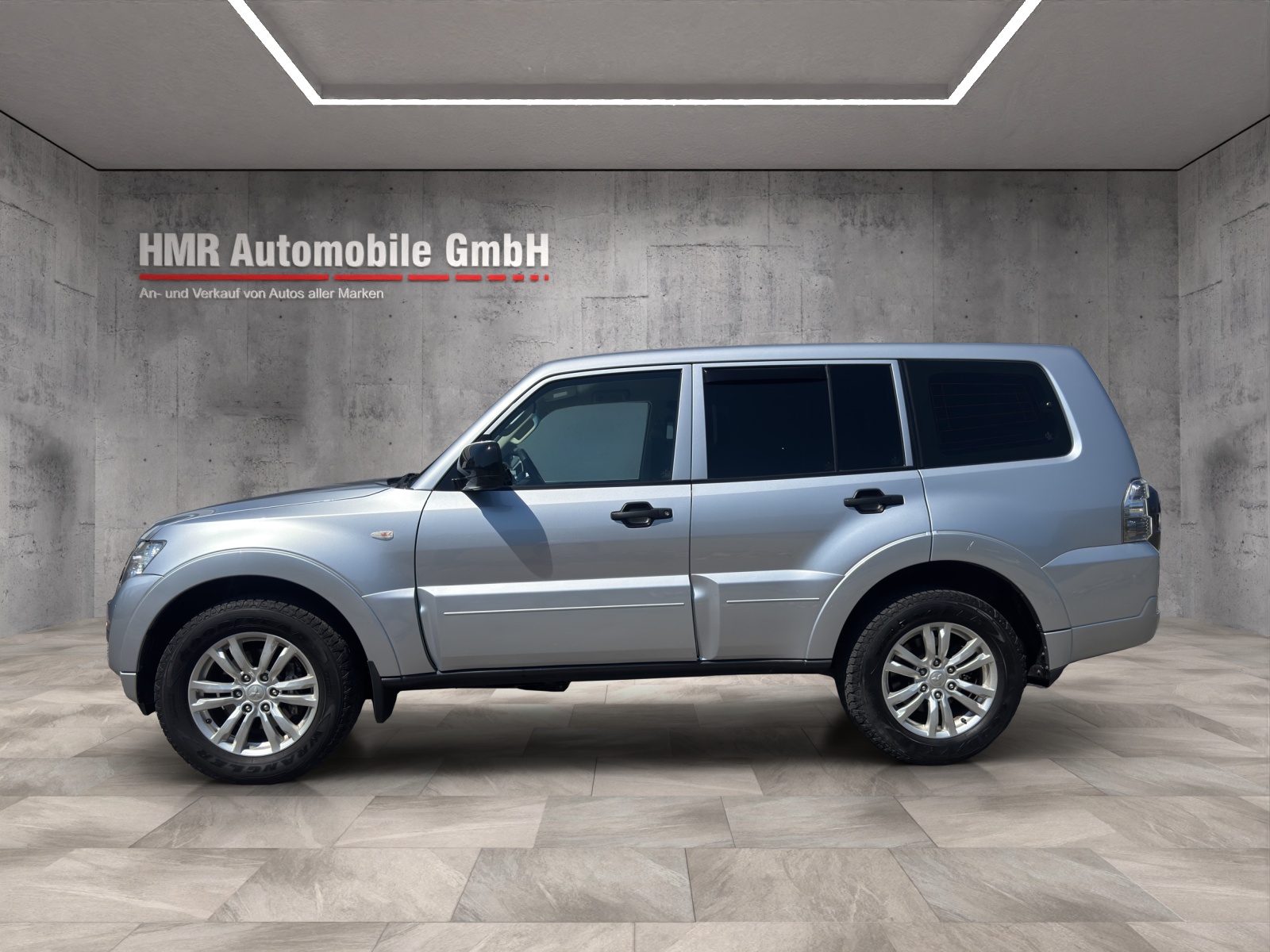 MITSUBISHI Pajero 3.2 DI-D Style Automatic-image-7