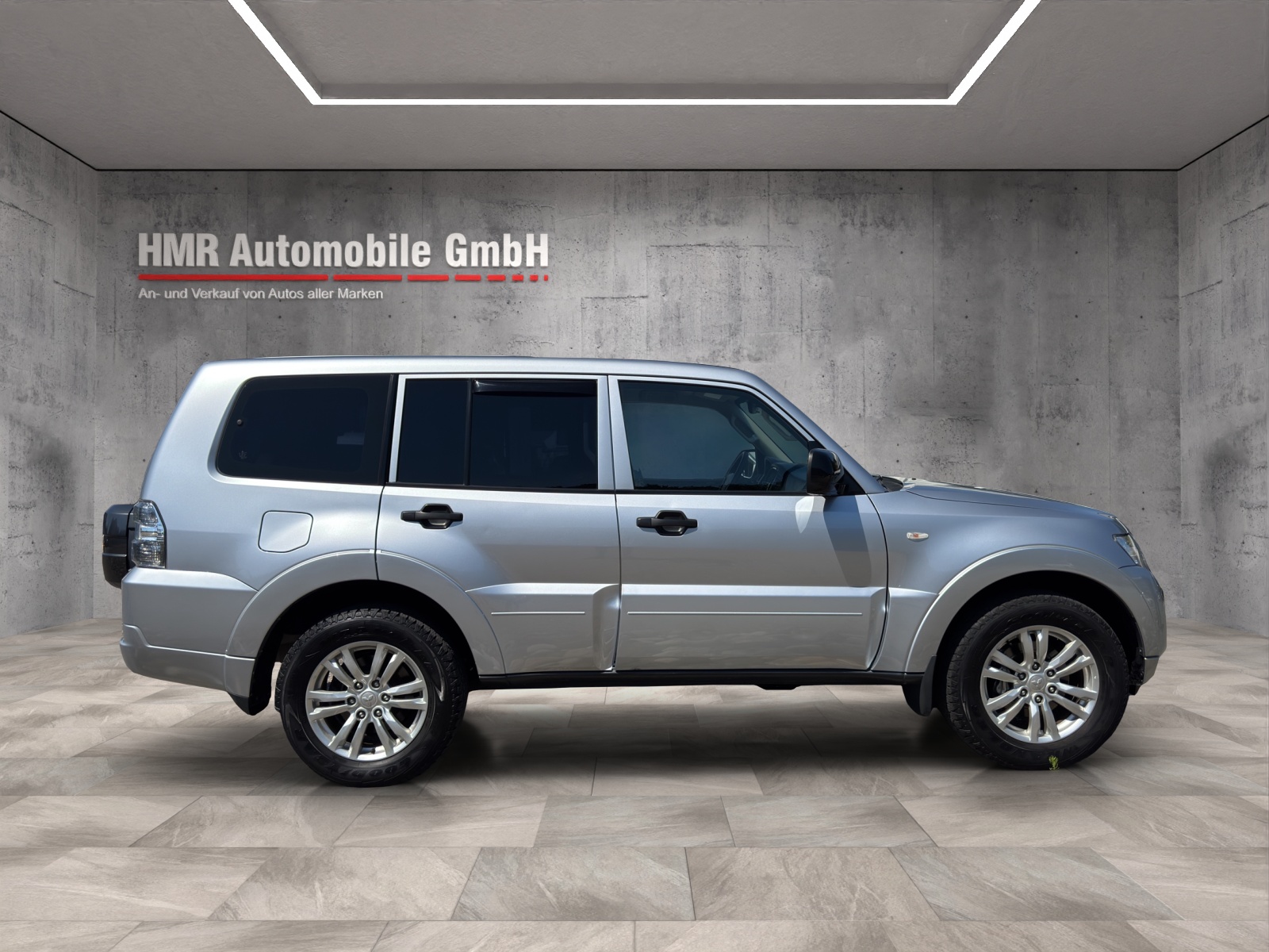 MITSUBISHI Pajero 3.2 DI-D Style Automatic-image-6