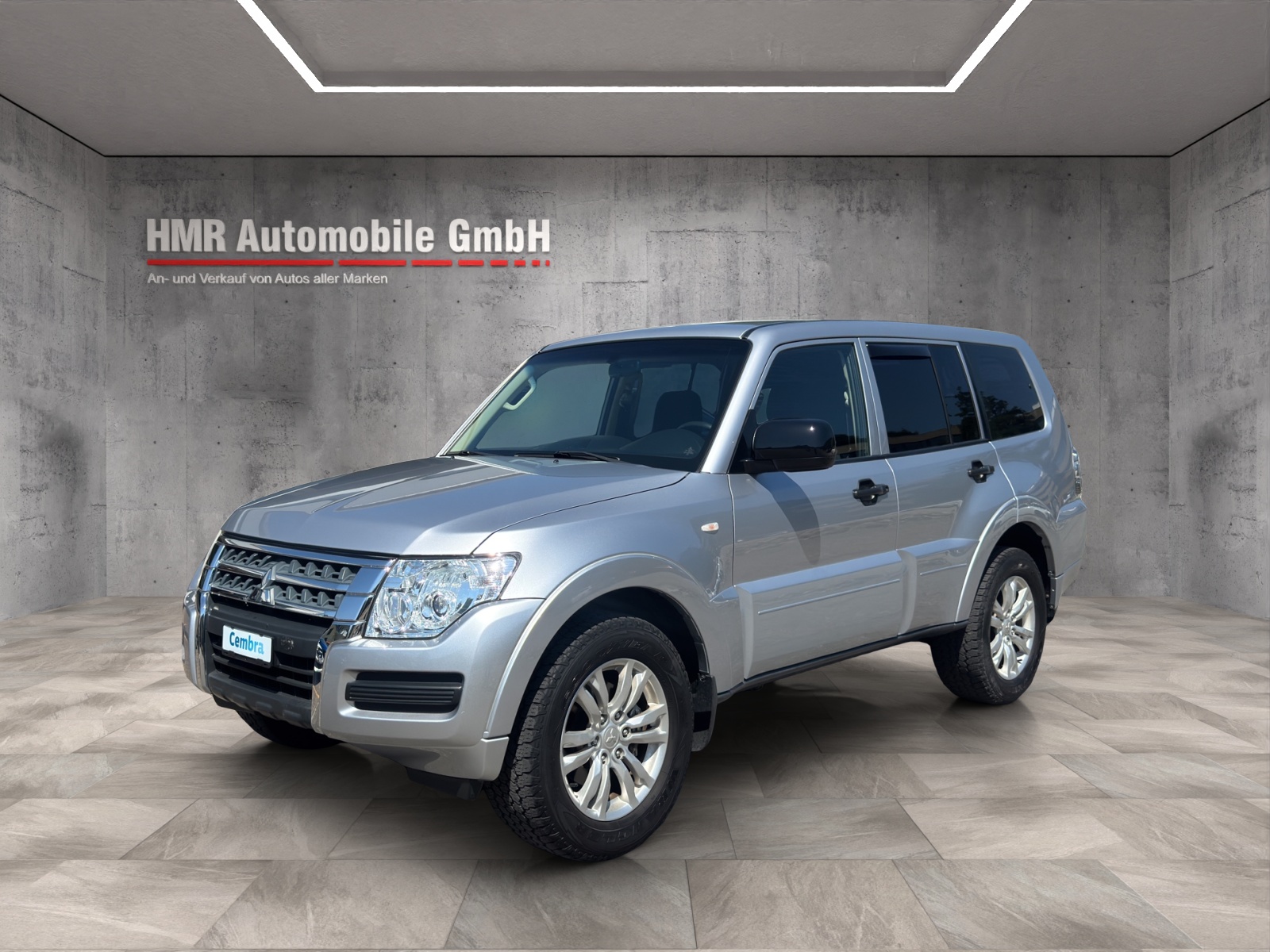 MITSUBISHI Pajero 3.2 DI-D Style Automatic-image-2