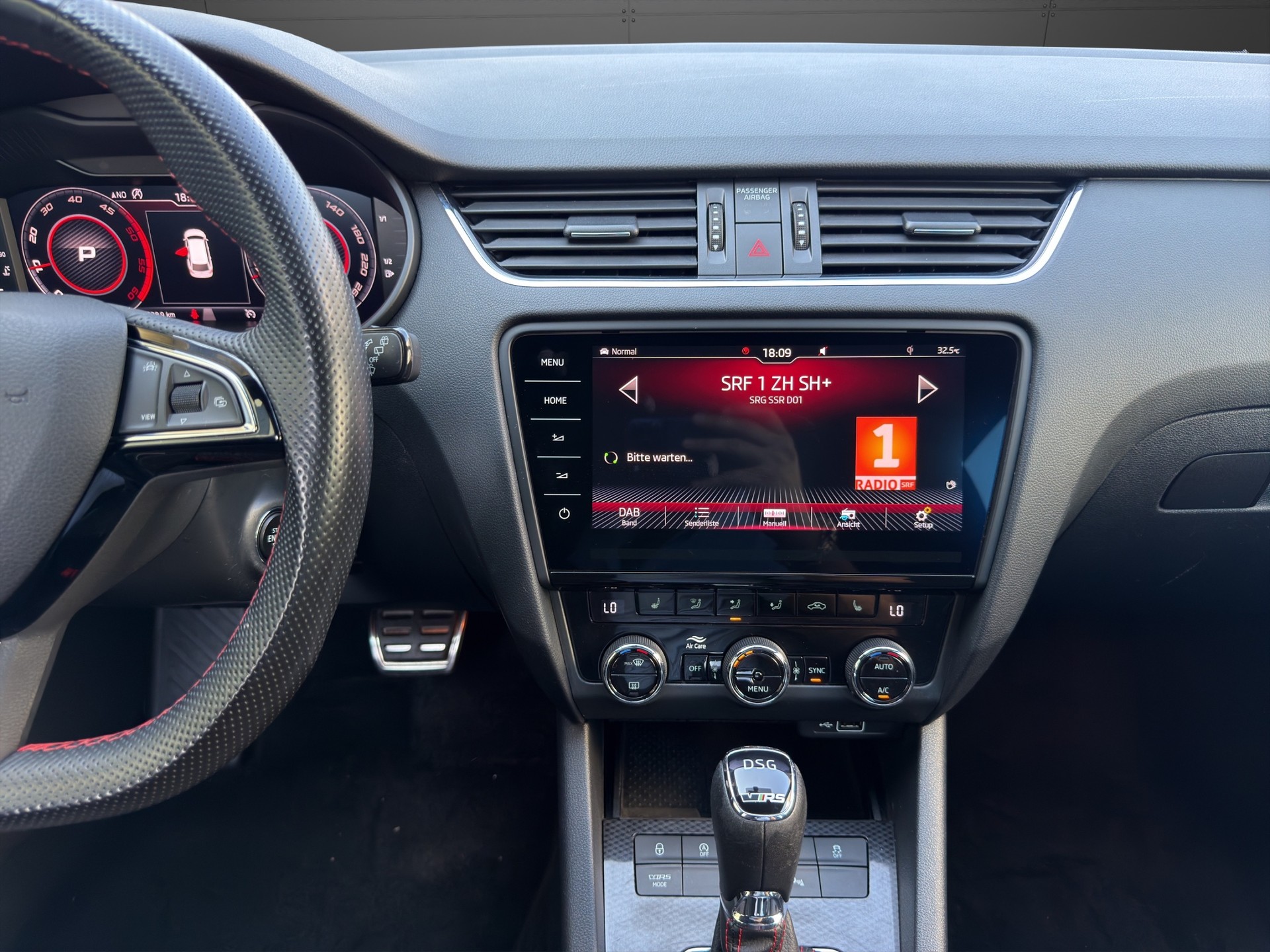 SKODA Octavia Combi 2.0 TDI RS 4x4 DSG-image-13