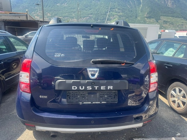 DACIA Duster 1.2 T Essential 4x4-image-8
