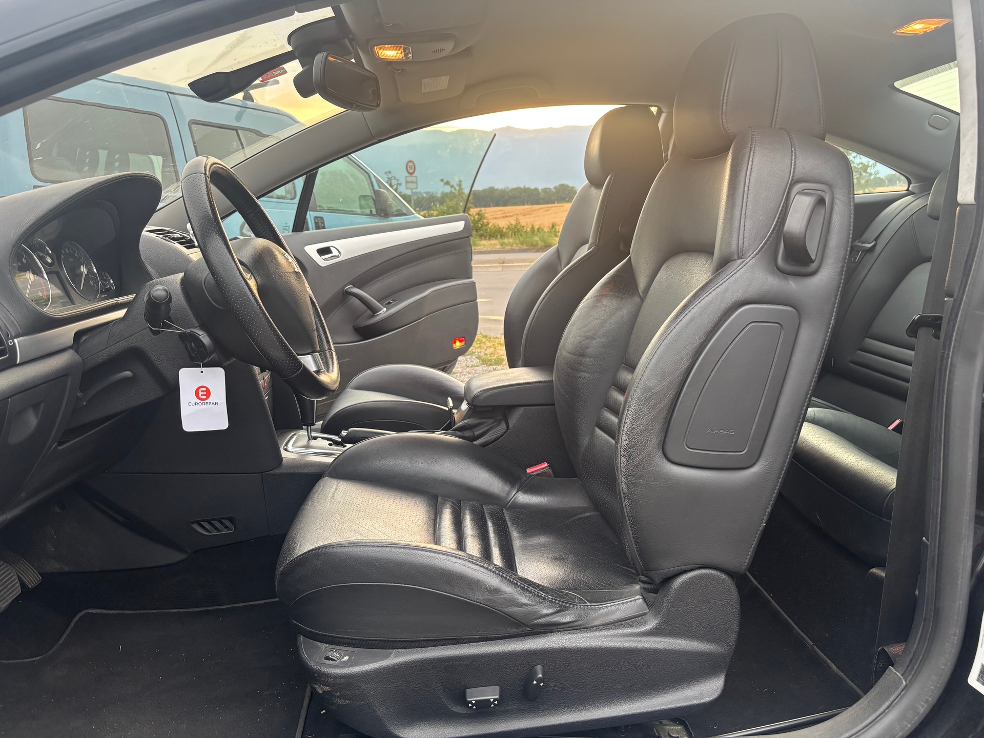 PEUGEOT 407 Coupé 2.7 HDI Pack Automatic-image-10
