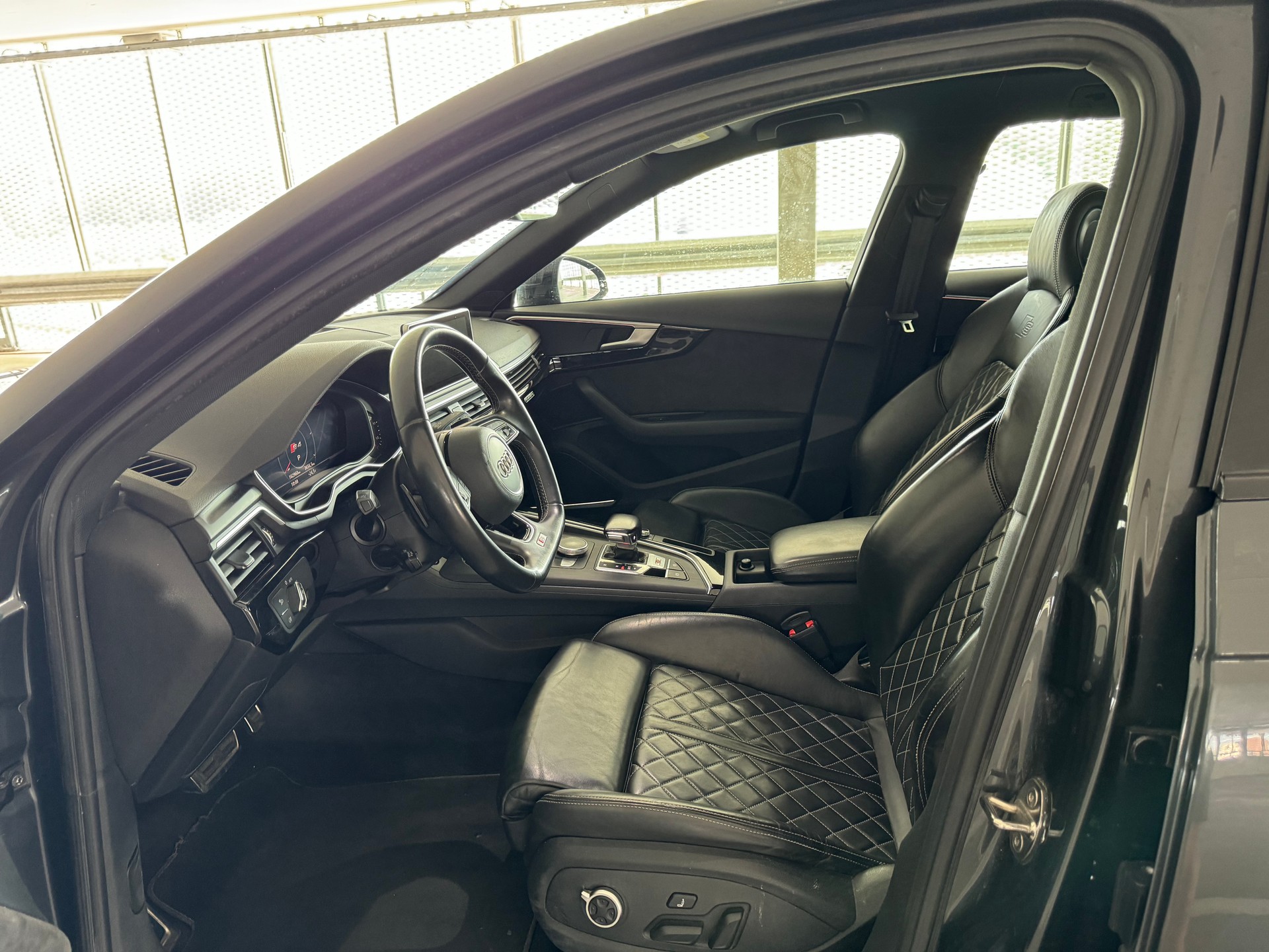 AUDI S4 Avant 3.0 TDI quattro tiptronic-image-8