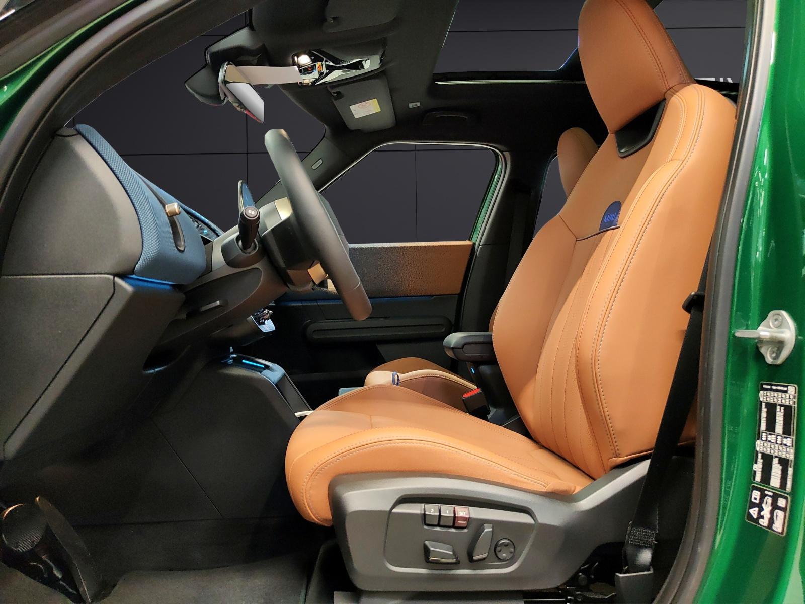 MINI Countryman U25 2.0i S ALL4-image-9